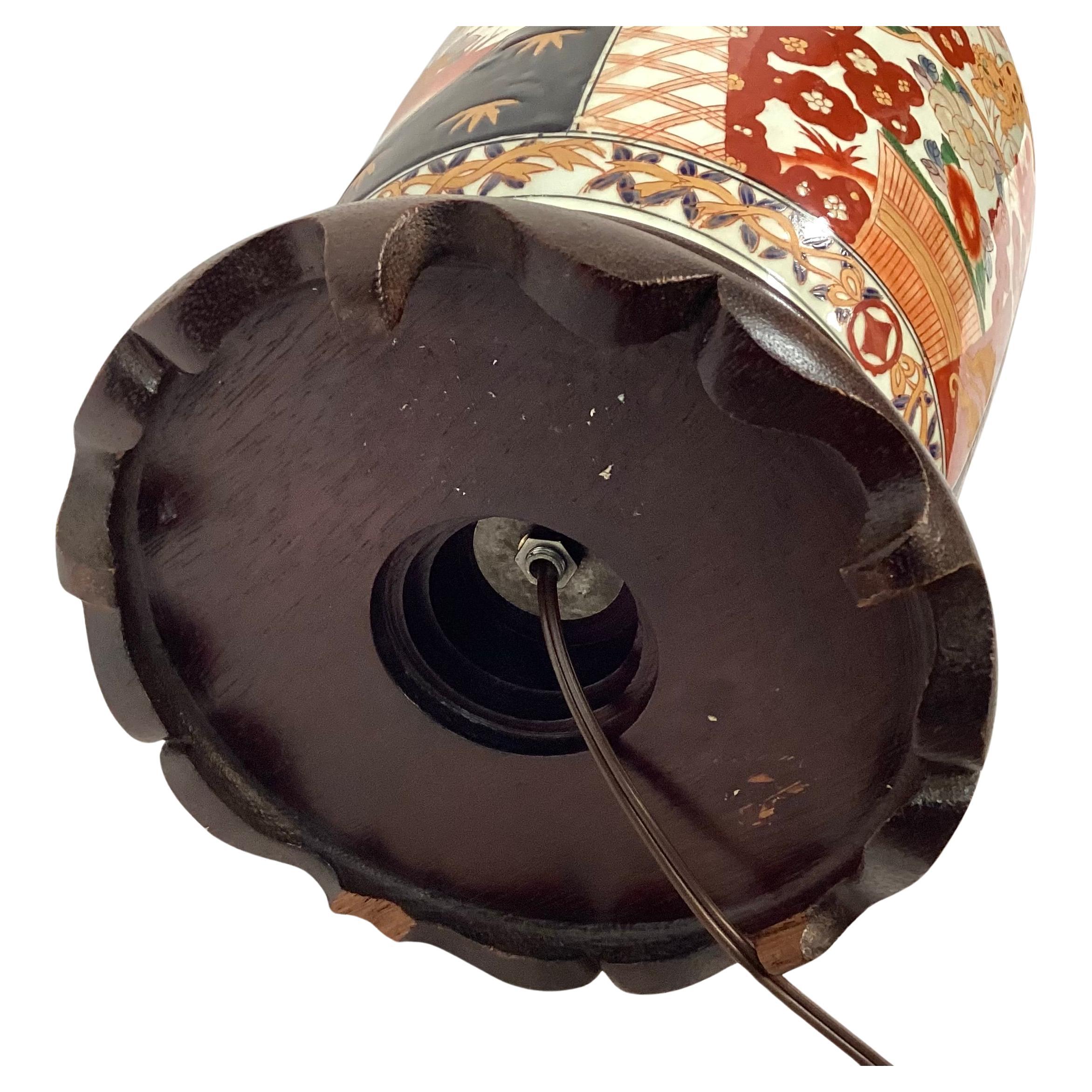 Große japanische Imari-Lampe im Vintage-Stil (Porzellan) im Angebot