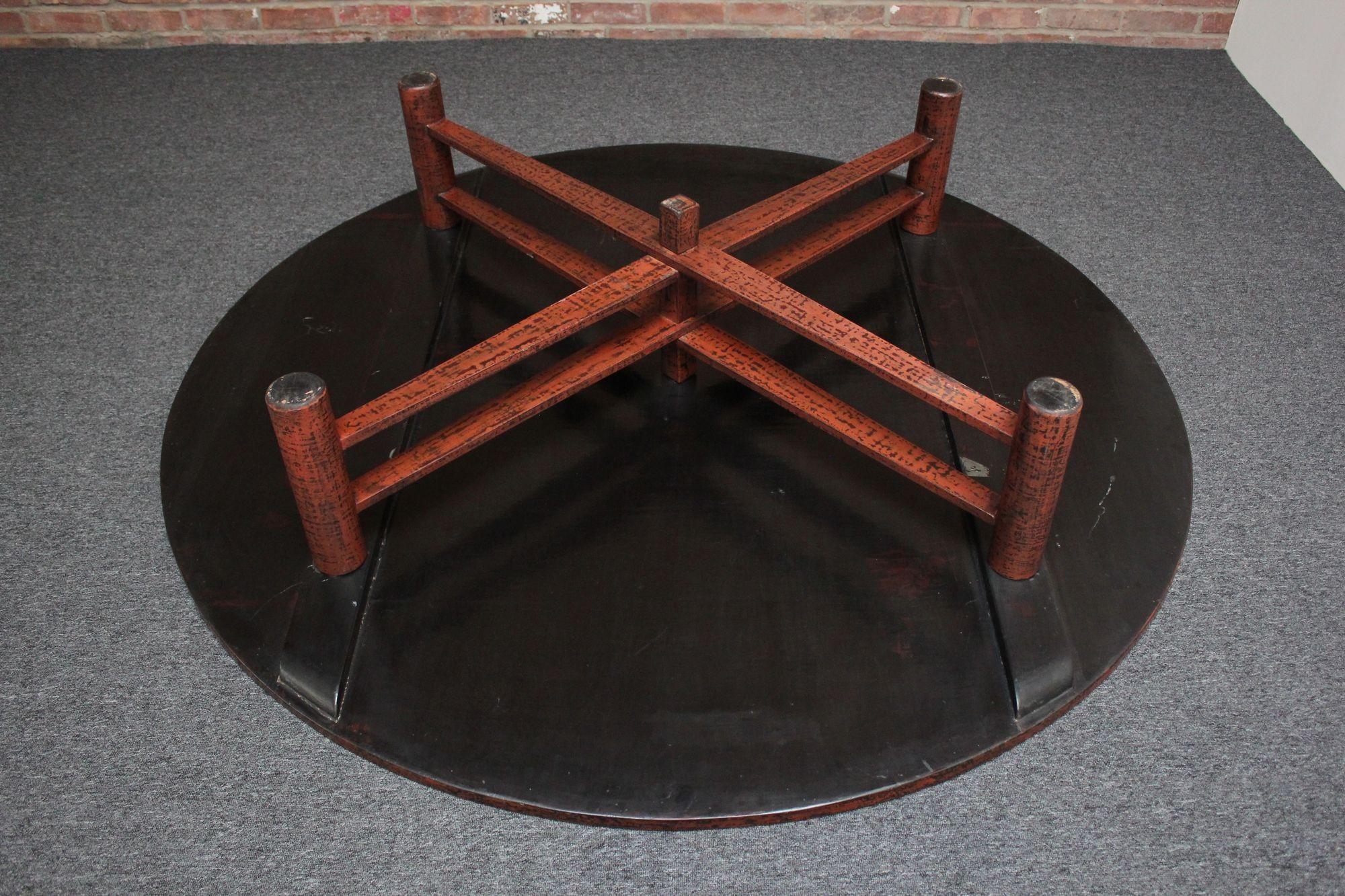 Early 20th Century Large Vintage Japanese Taishō-Style Negoro Lacquered Round Coffee Table For Sale