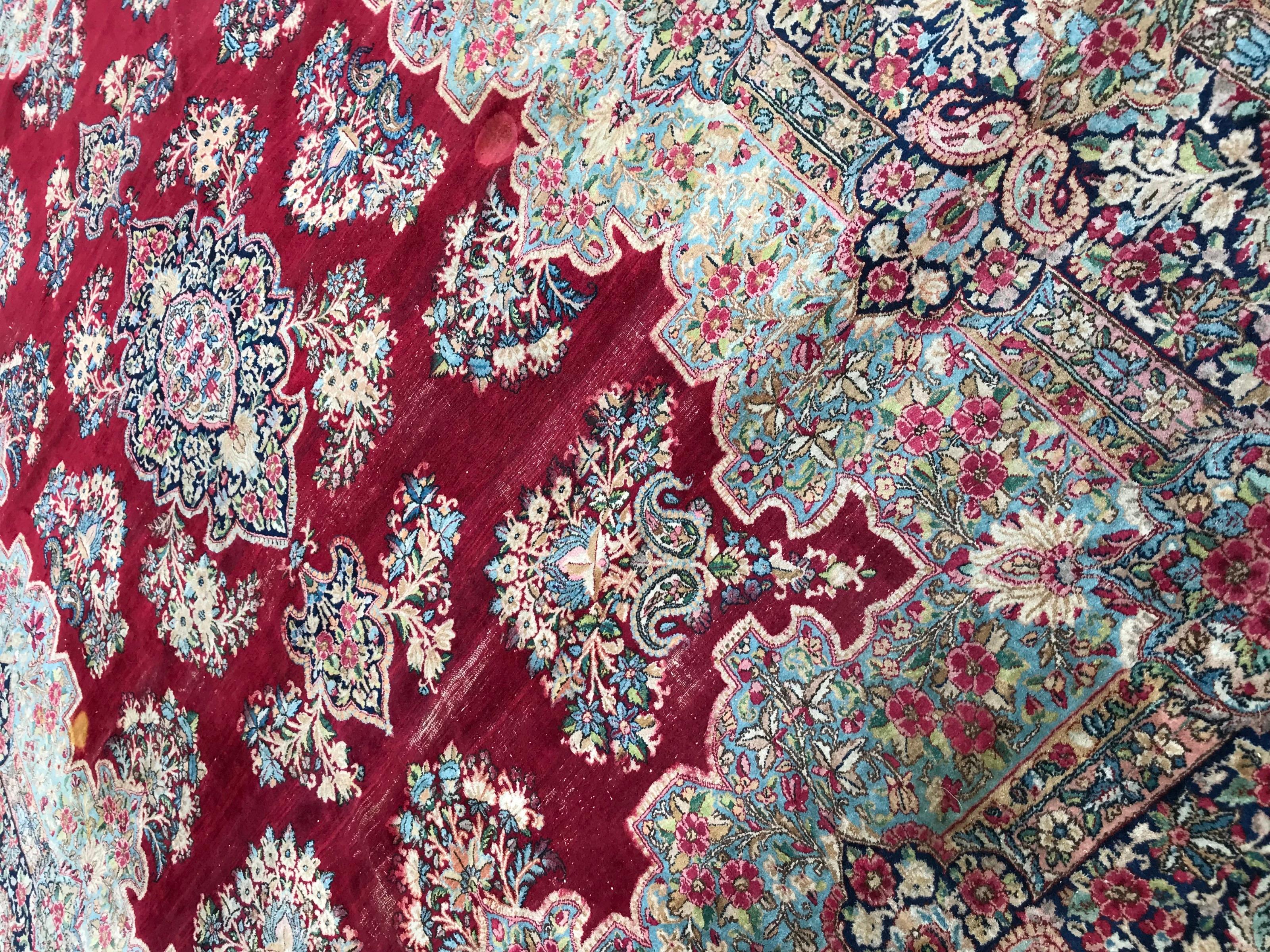 Fine Large Kirman Rug with savonnerie design  In Good Condition For Sale In Saint Ouen, FR
