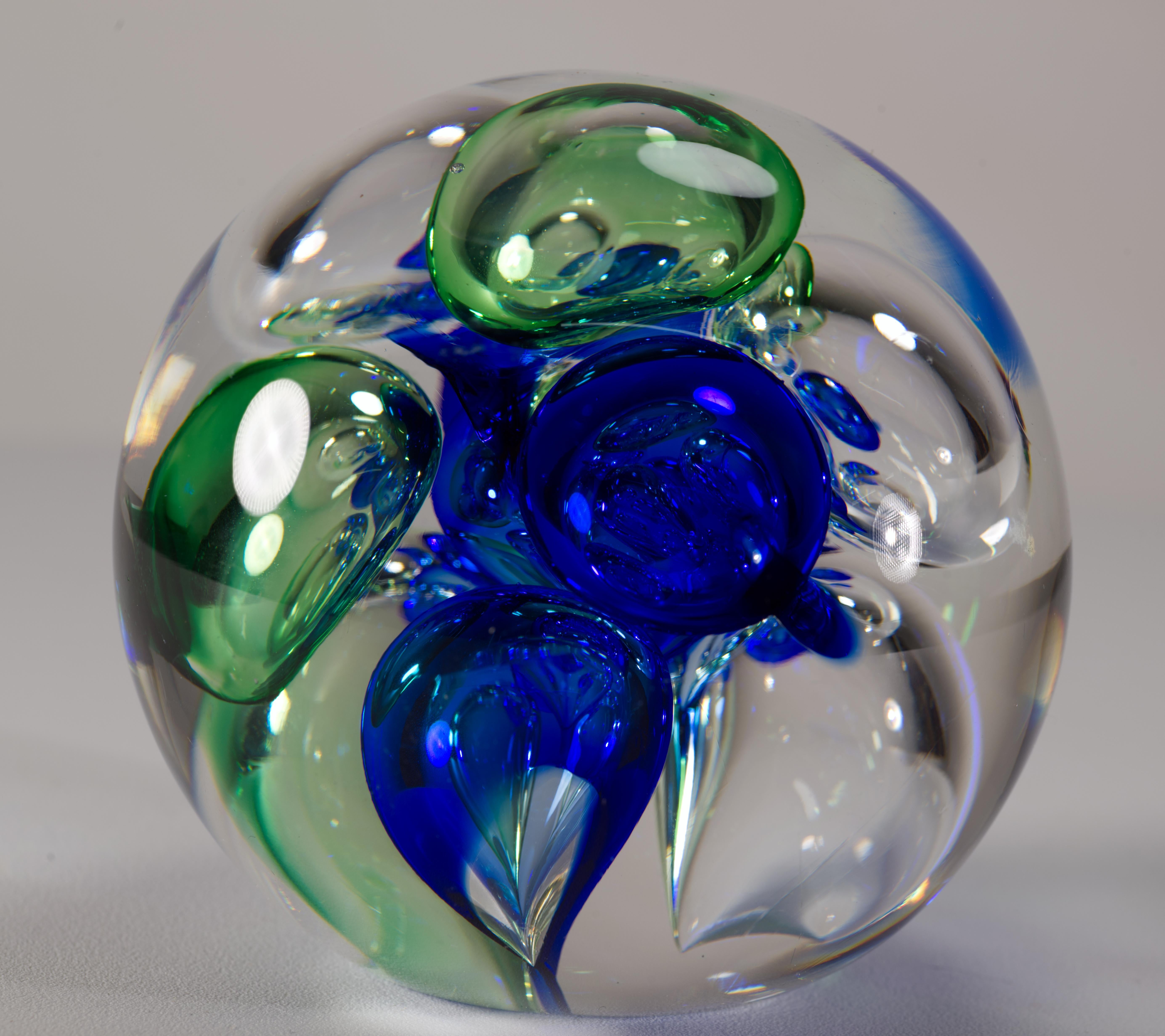 Anglais Grand presse-papier vintage Langham Glass England Controlled Bubbles en vente