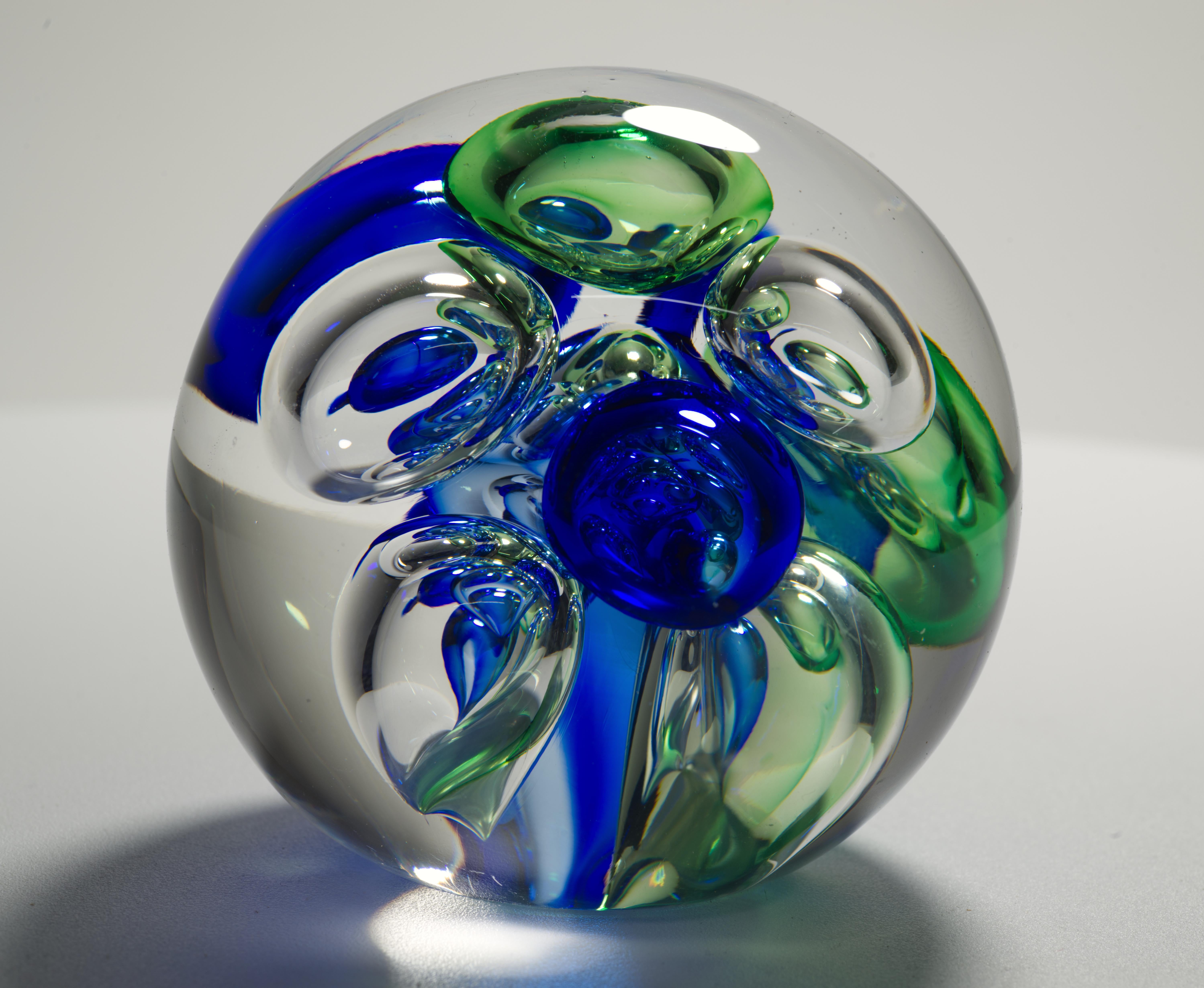 Verre d'art Grand presse-papier vintage Langham Glass England Controlled Bubbles en vente