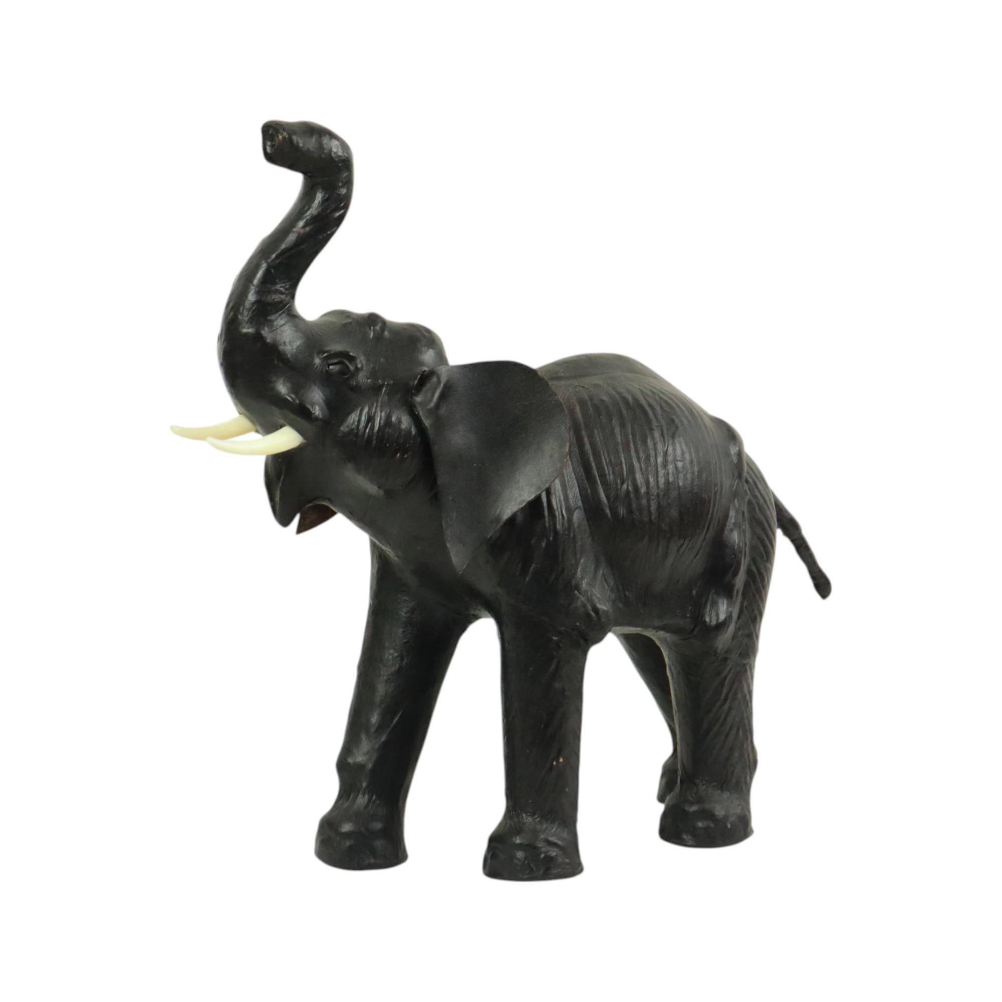 Grande scultura in pelle vintage di elefante in stile Omersa 50 cm In condizioni buone in vendita a Poperinge, BE