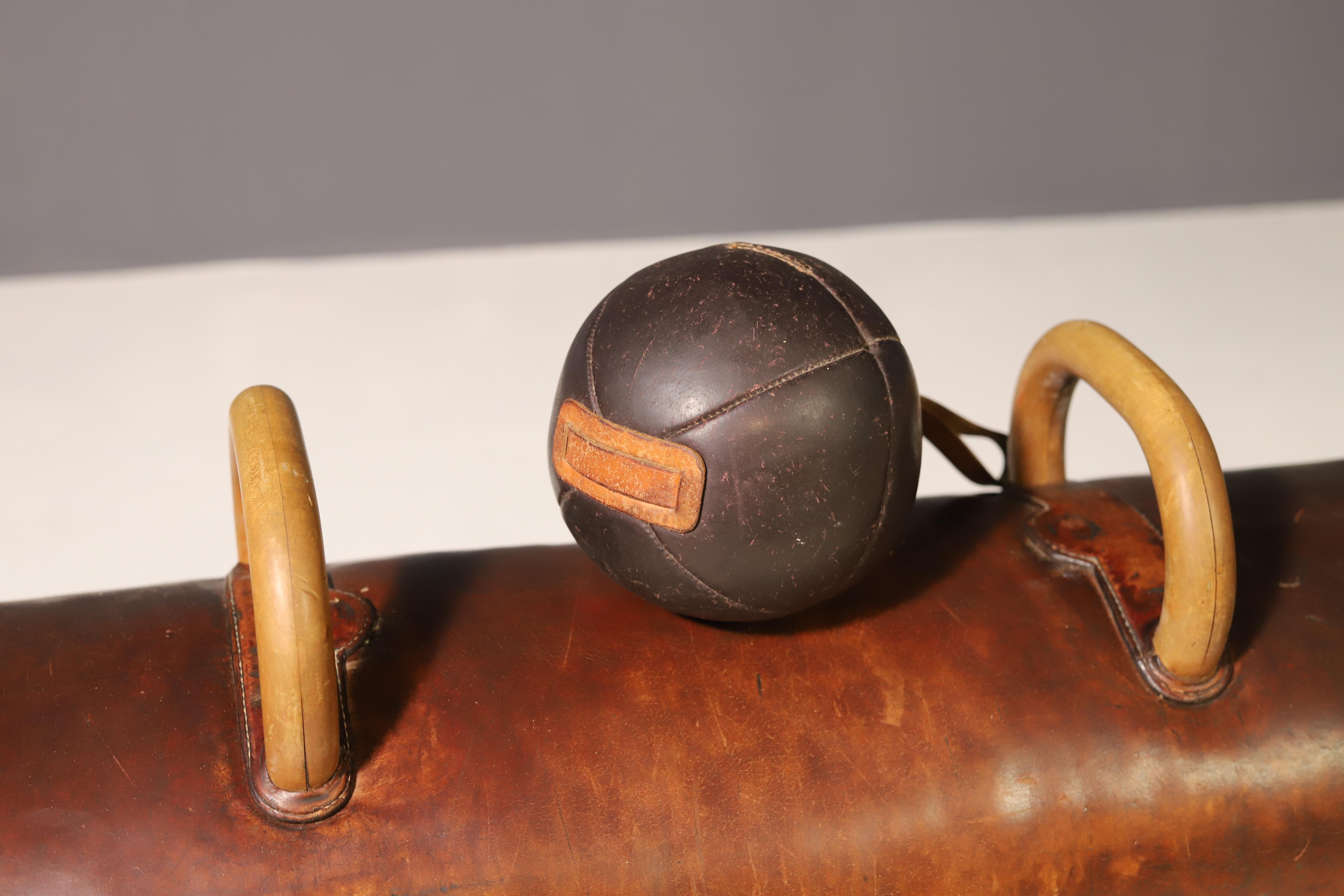 Gran balón medicinal vintage de cuero en venta 1