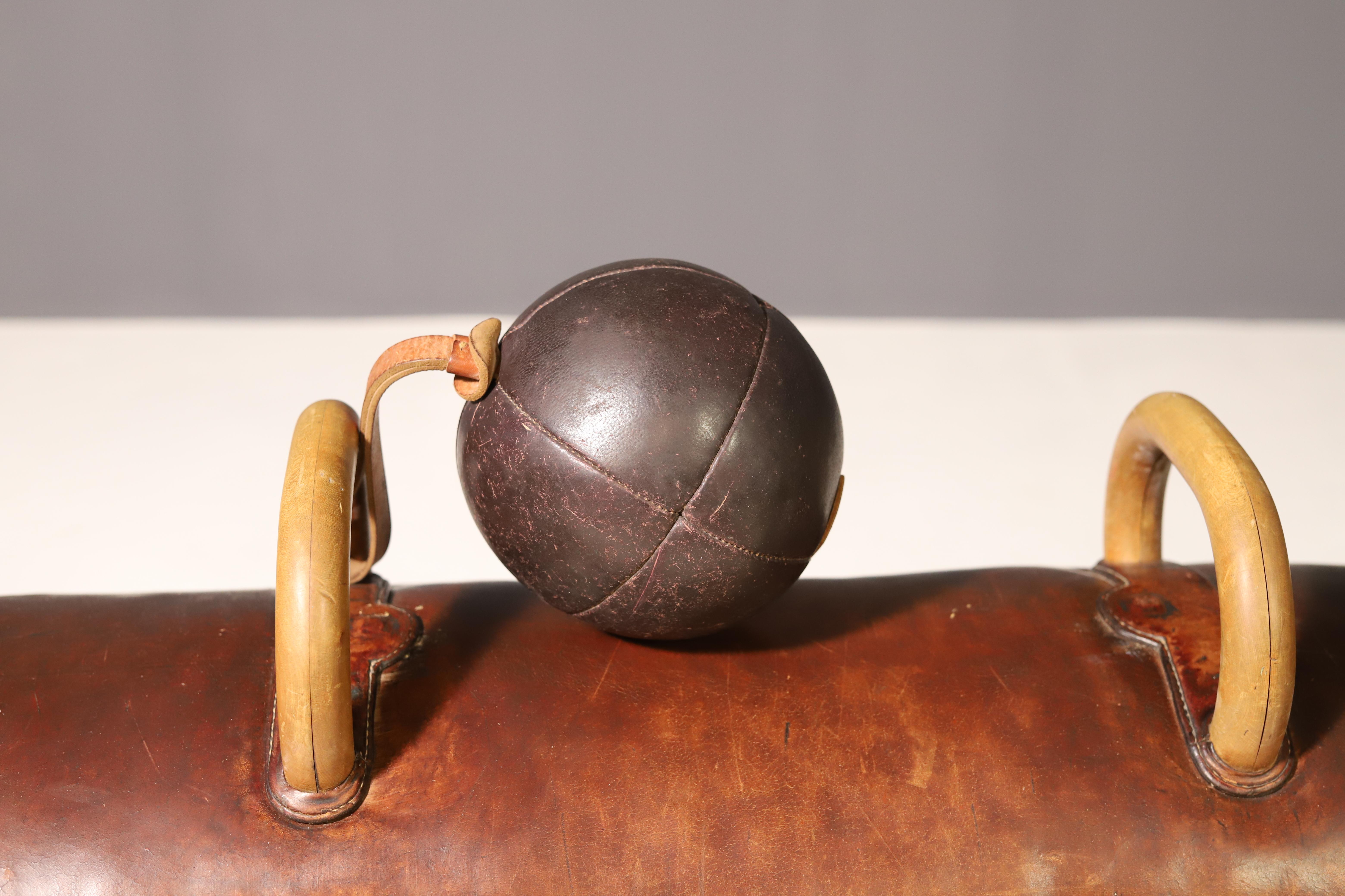 Gran balón medicinal vintage de cuero en venta 2