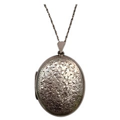 Large Vintage Locket Silver Forget Me Not Engraved Floral Pendant Necklace