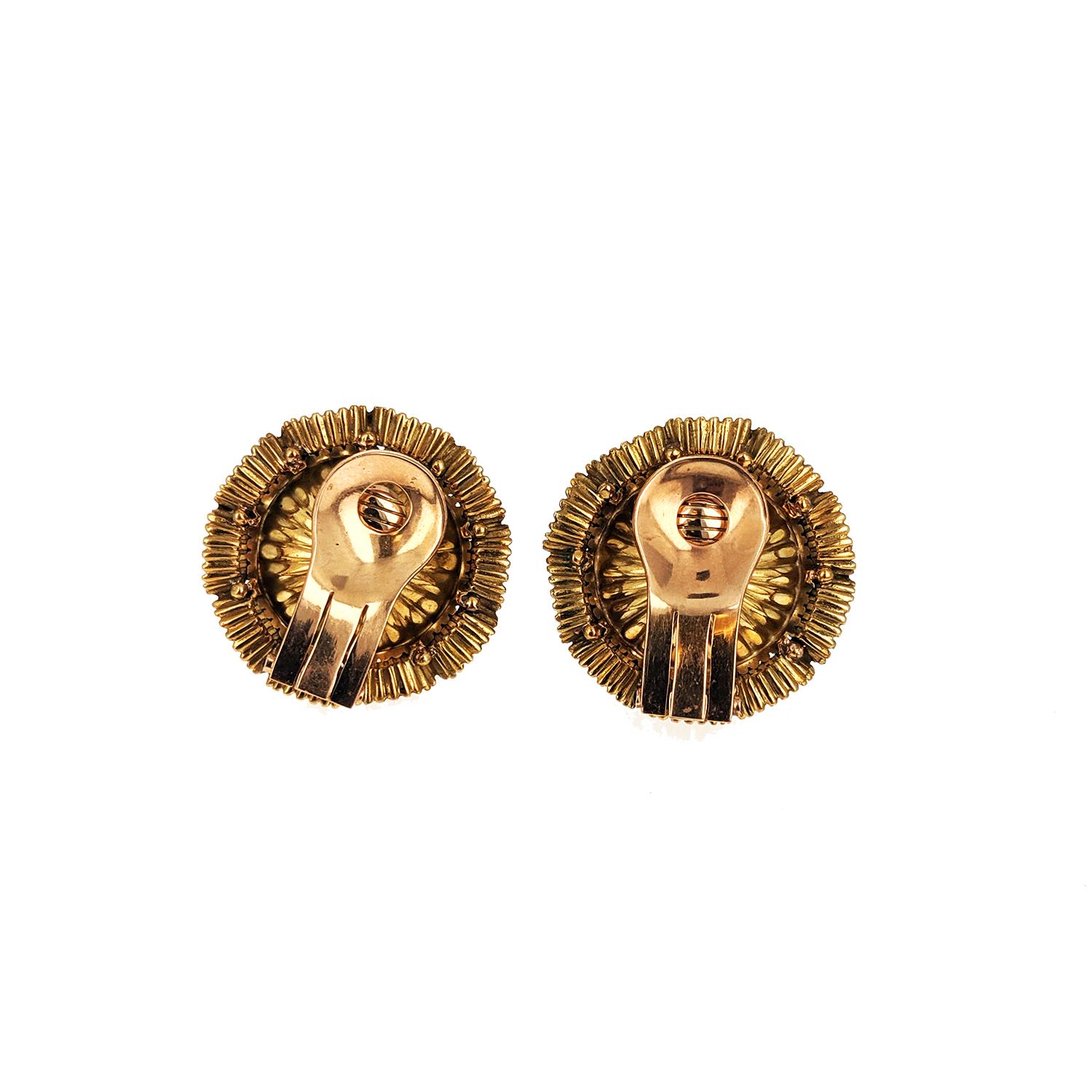 Vintage Mabe Pearl Yellow Gold Clip Earrings For Sale 1