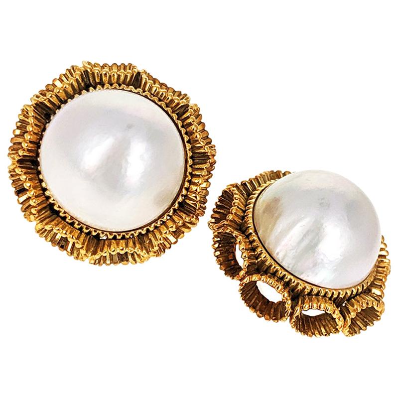 Vintage Mabe Pearl Yellow Gold Clip Earrings For Sale