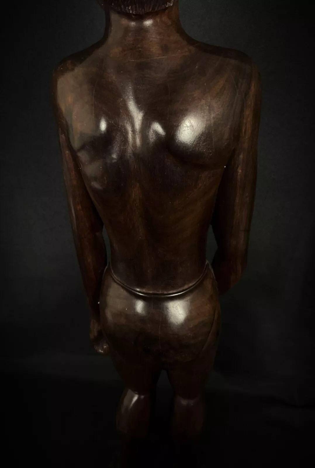 Große handgeschnitzte madagassische Skulptur aus Rosenholz - 1950er Jahre - 2Y409 im Zustand „Gut“ im Angebot in Bordeaux, FR