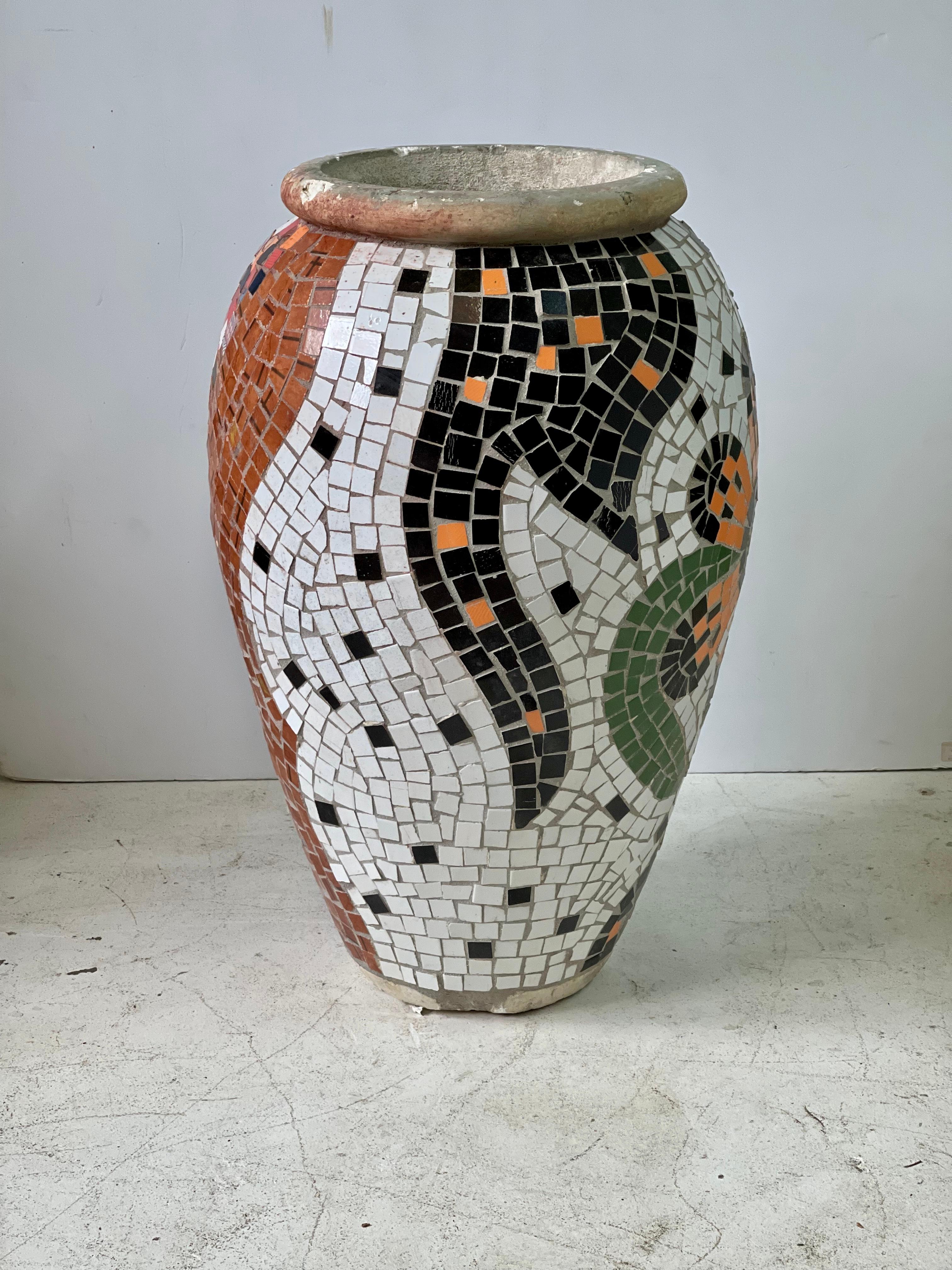 Ceramica Grande fioriera vintage a mosaico mediterraneo in vendita
