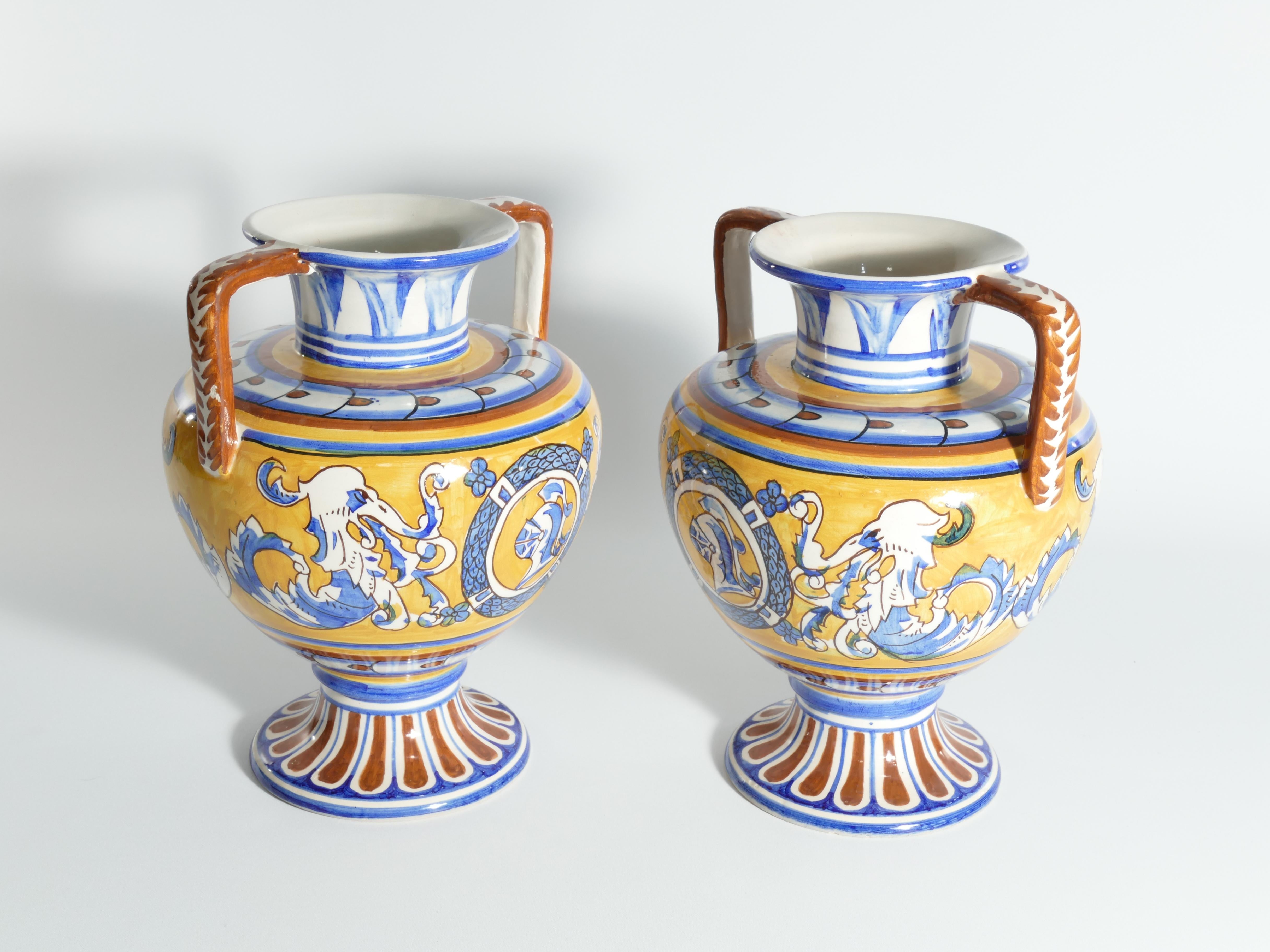 Grands vases méditerranéens en céramique polychrome peints à la main, lot de 2 en vente 7