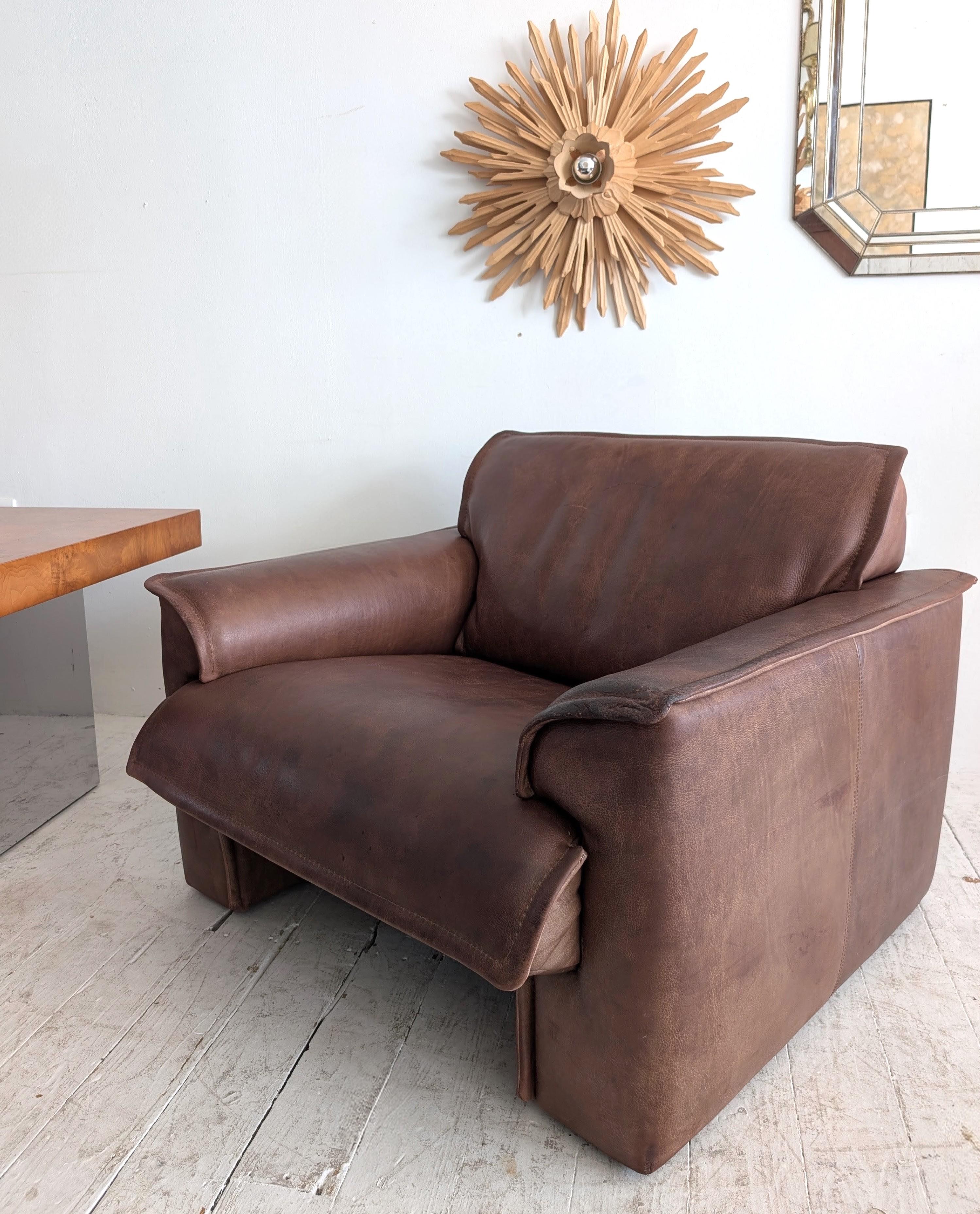 Grand fauteuil vintage en cuir de buffle du milieu du siècle par Leolux, Hollande, années 1970 en vente 3