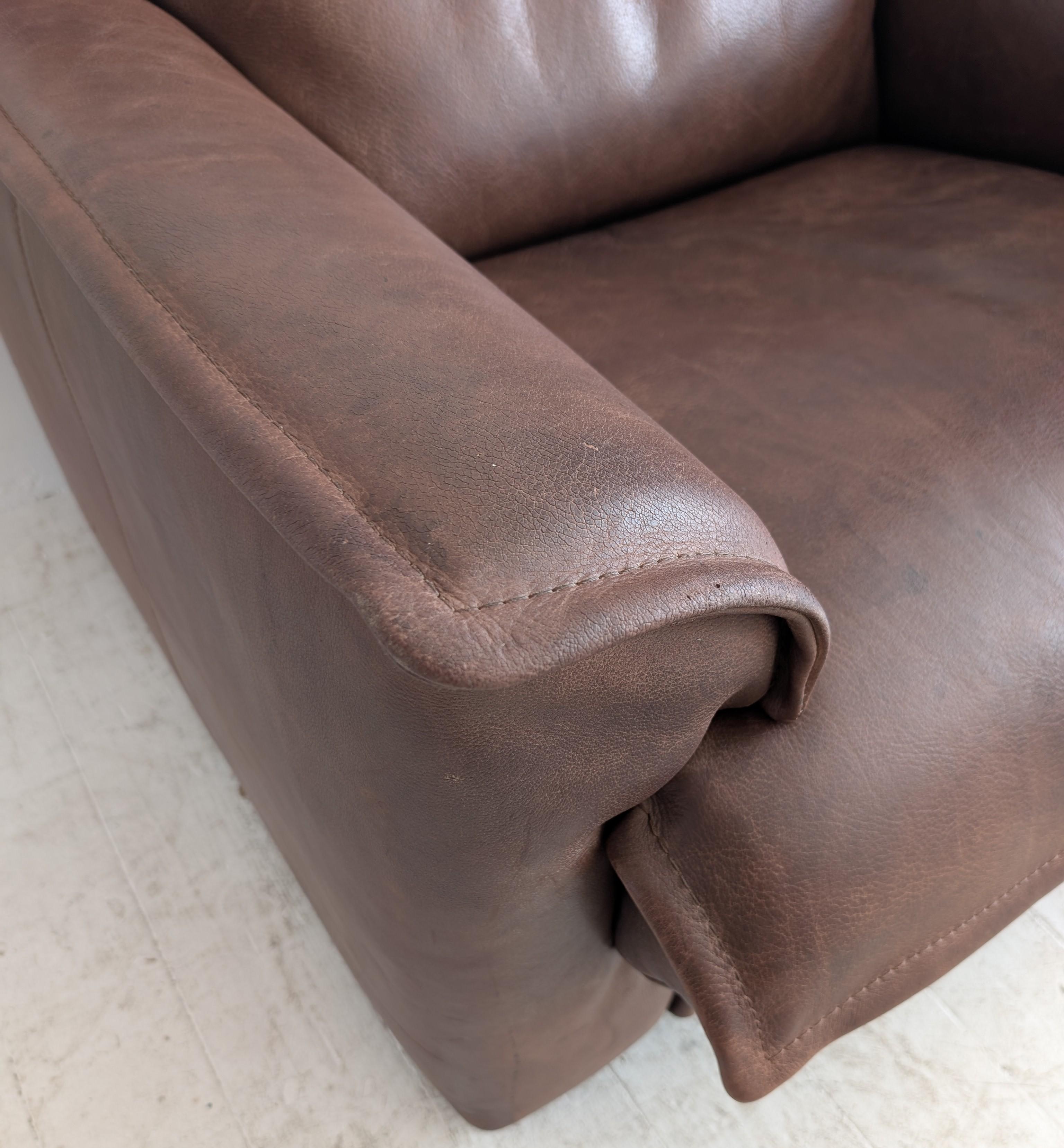 Grand fauteuil vintage en cuir de buffle du milieu du siècle par Leolux, Hollande, années 1970 en vente 10