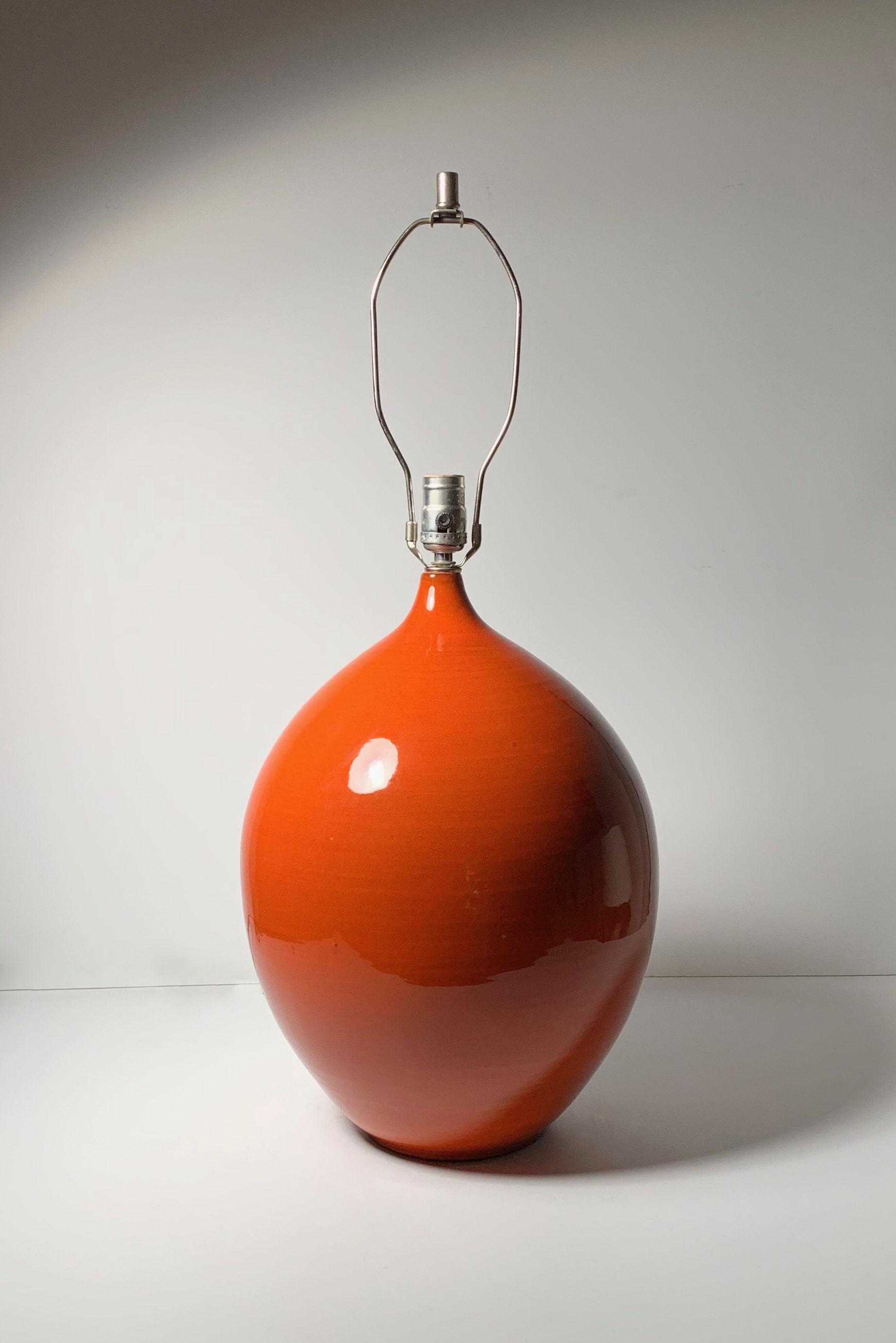 Mid-Century Modern Grande lampe vintage en céramique du milieu du siècle dernier à la manière de Jacques et Dani Rue en vente
