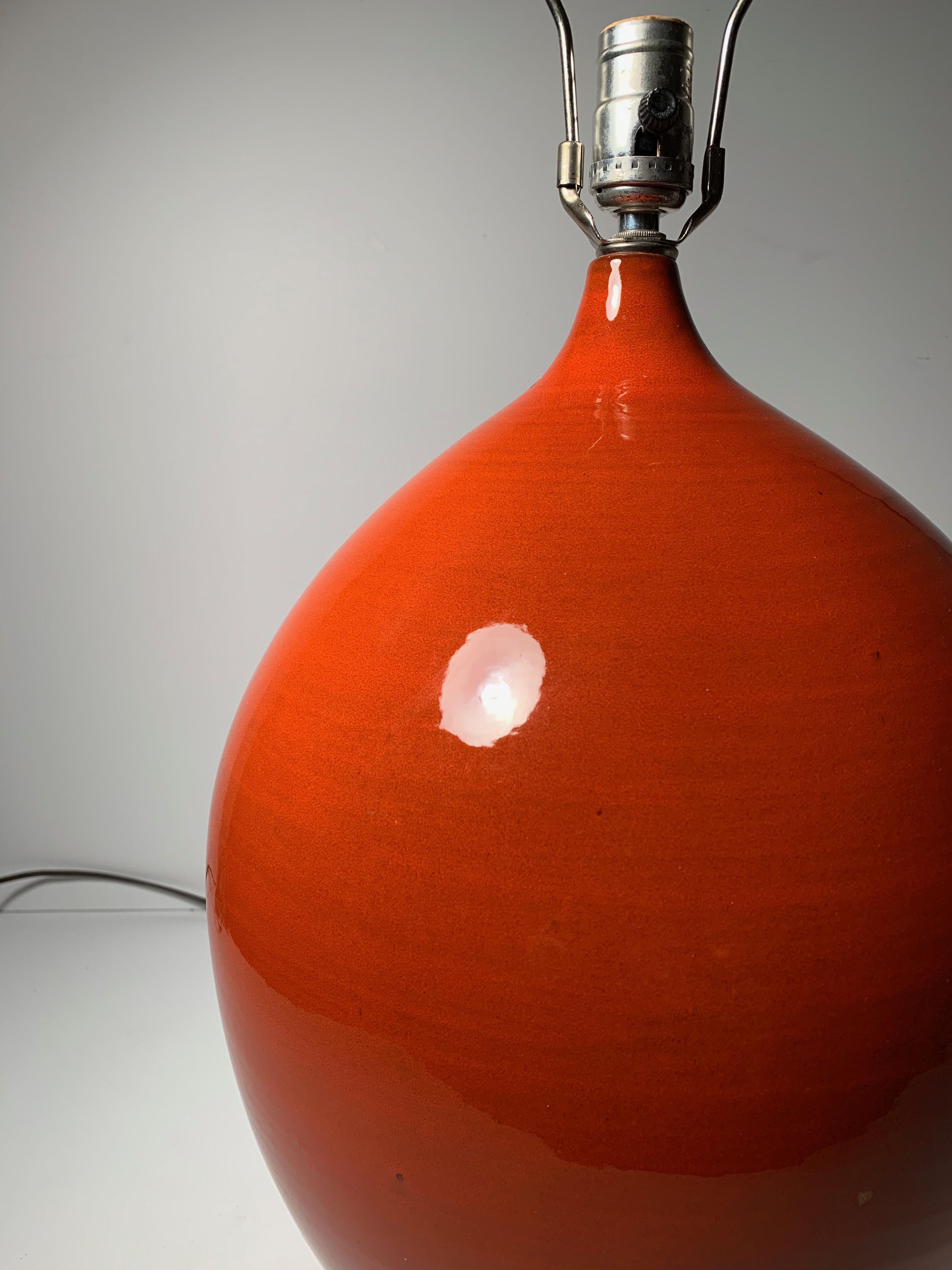 Américain Grande lampe vintage en céramique du milieu du siècle dernier à la manière de Jacques et Dani Rue en vente