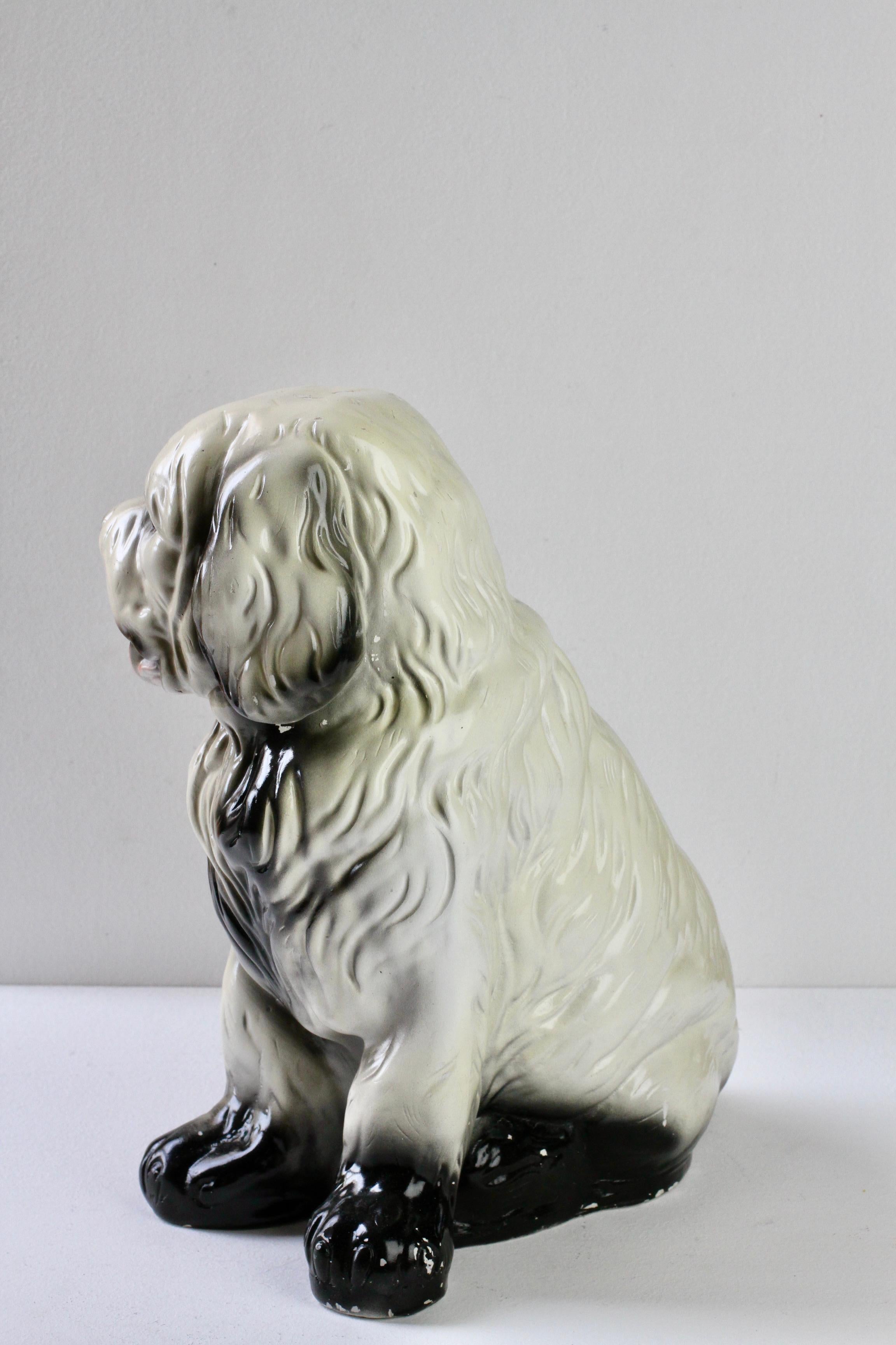 Grande scultura di cane San Bernardo in ceramica smaltata della metà del secolo scorso, circa 1960 In condizioni deteriorate in vendita a Landau an der Isar, Bayern