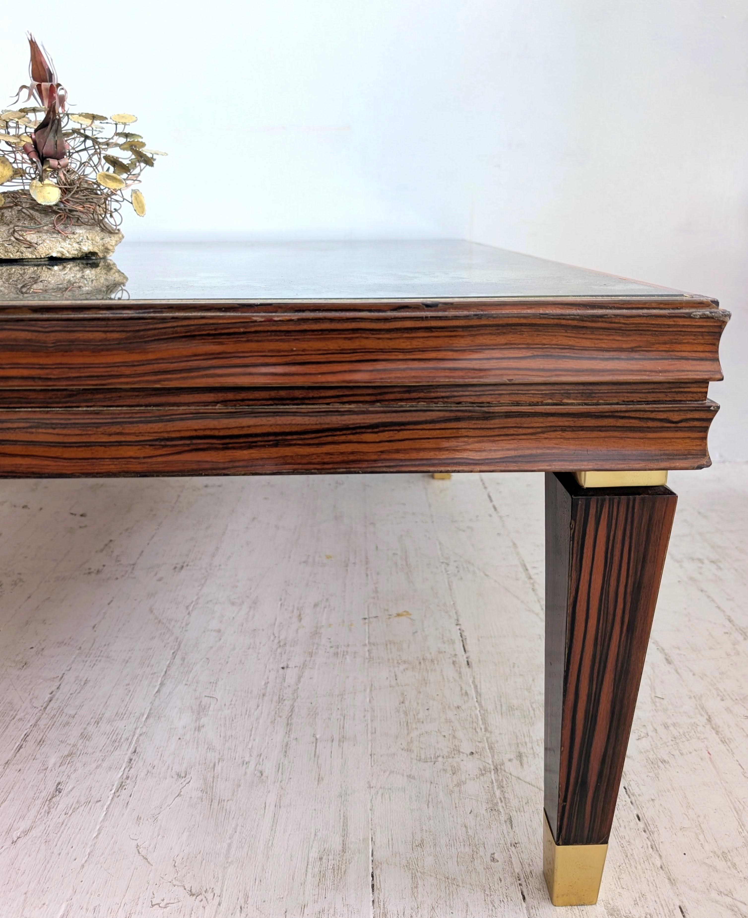 Grande table basse vintage en Macassar du milieu du siècle, plateau en verre églomisé, Italie, années 1970 en vente 3