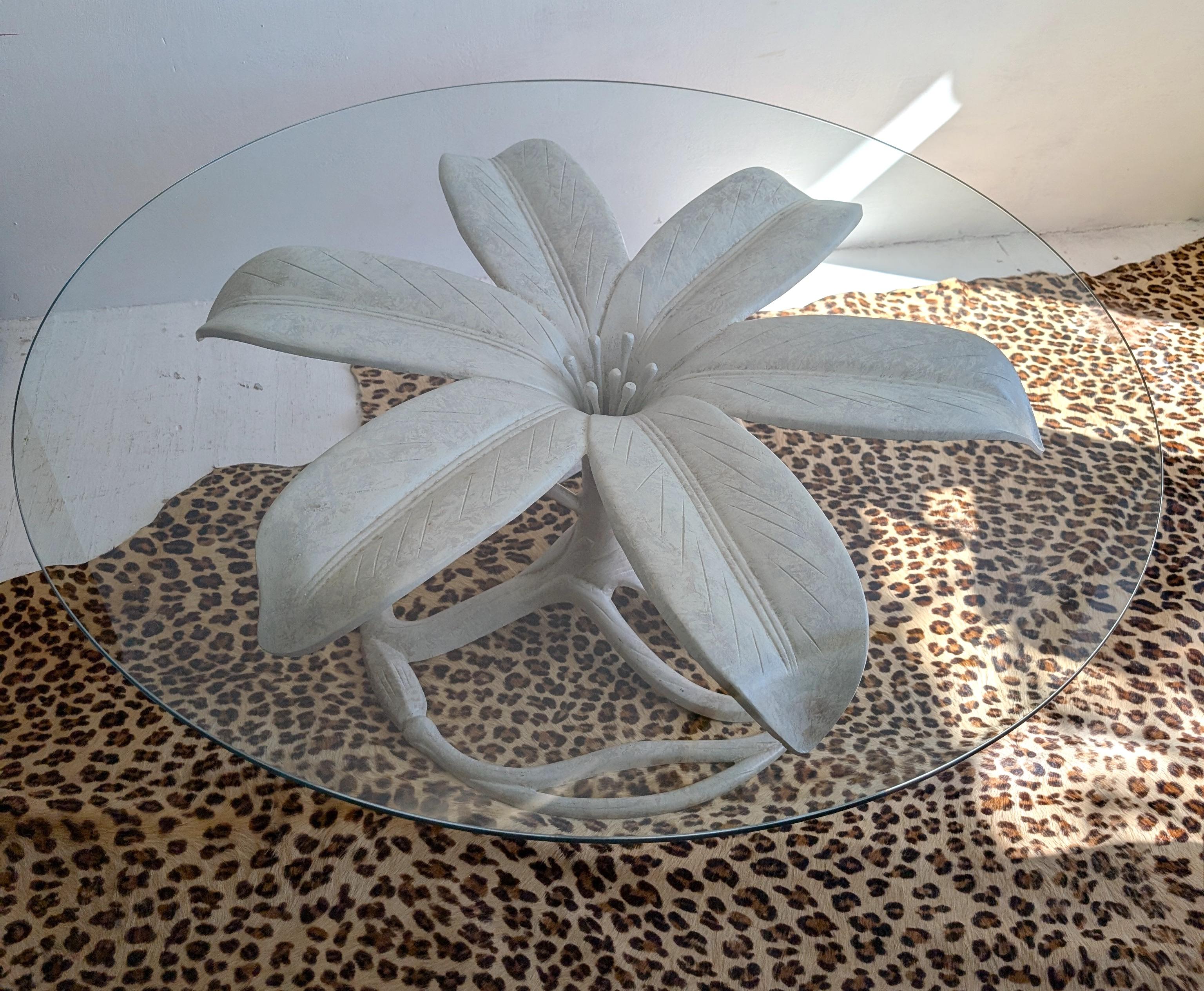 Large vintage midcentury lily flower coffee table by Arthur Court, USA 1970s In Good Condition In Hastings, GB