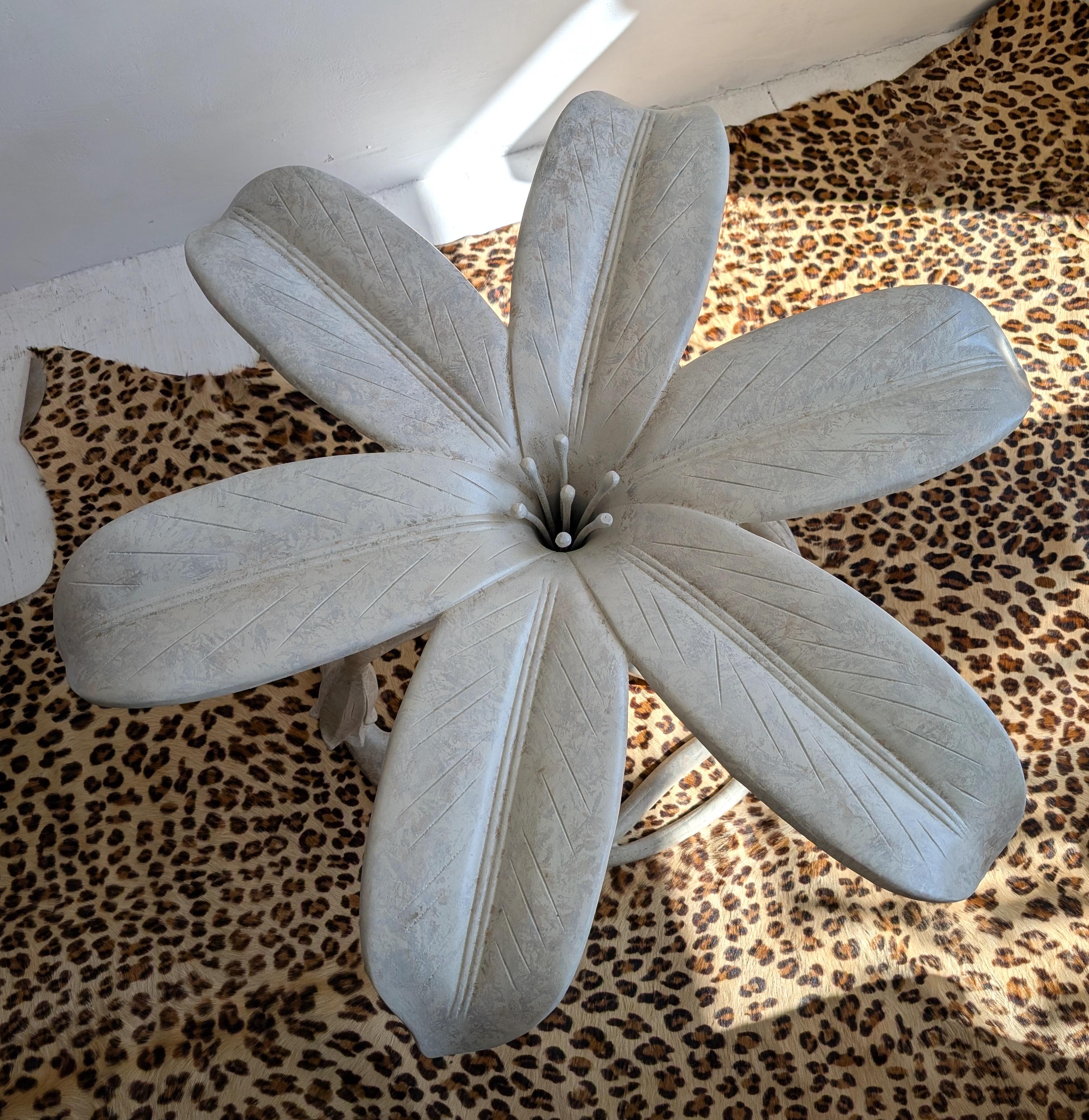 Large vintage midcentury lily flower coffee table by Arthur Court, USA 1970s 1