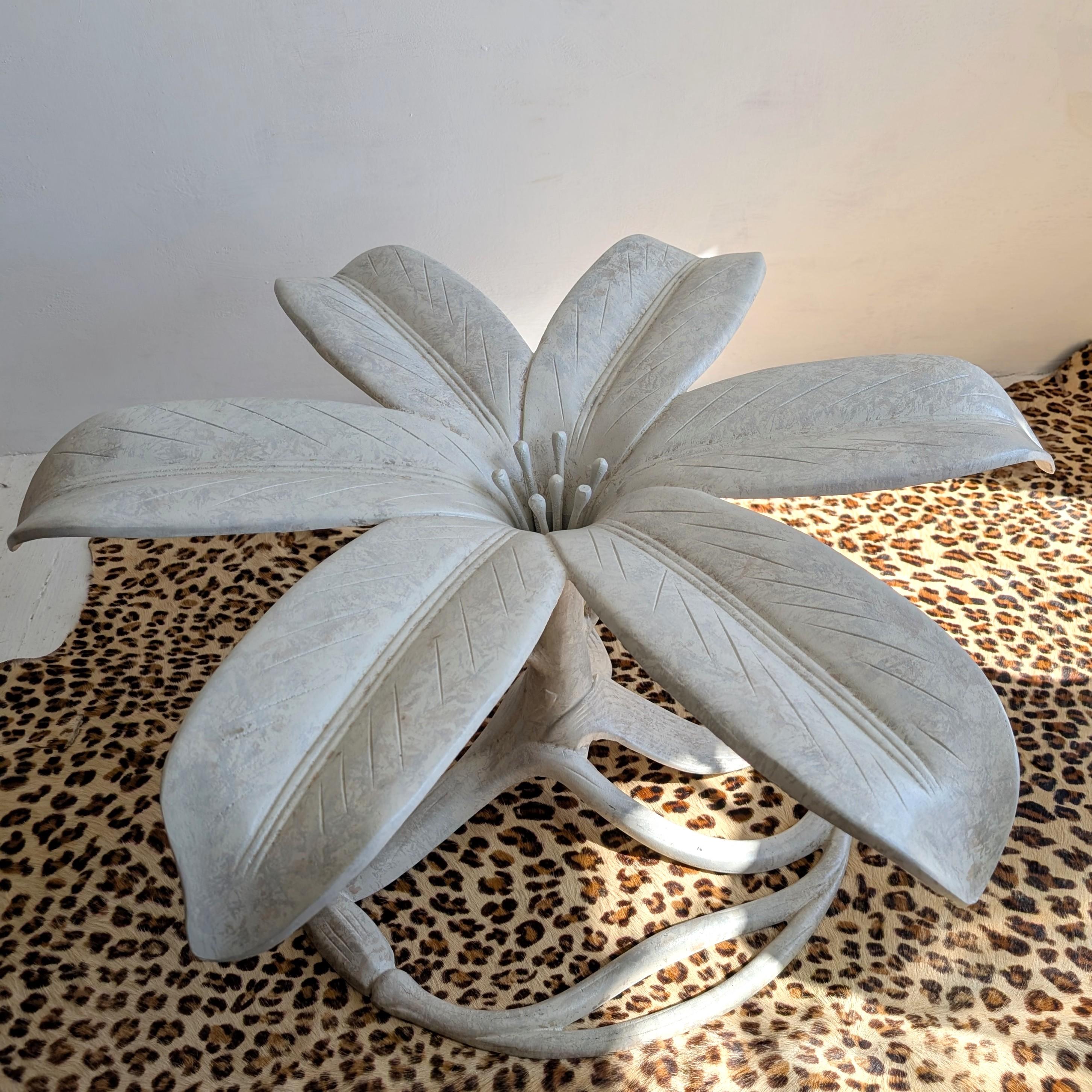 Large vintage midcentury lily flower coffee table by Arthur Court, USA 1970s 2