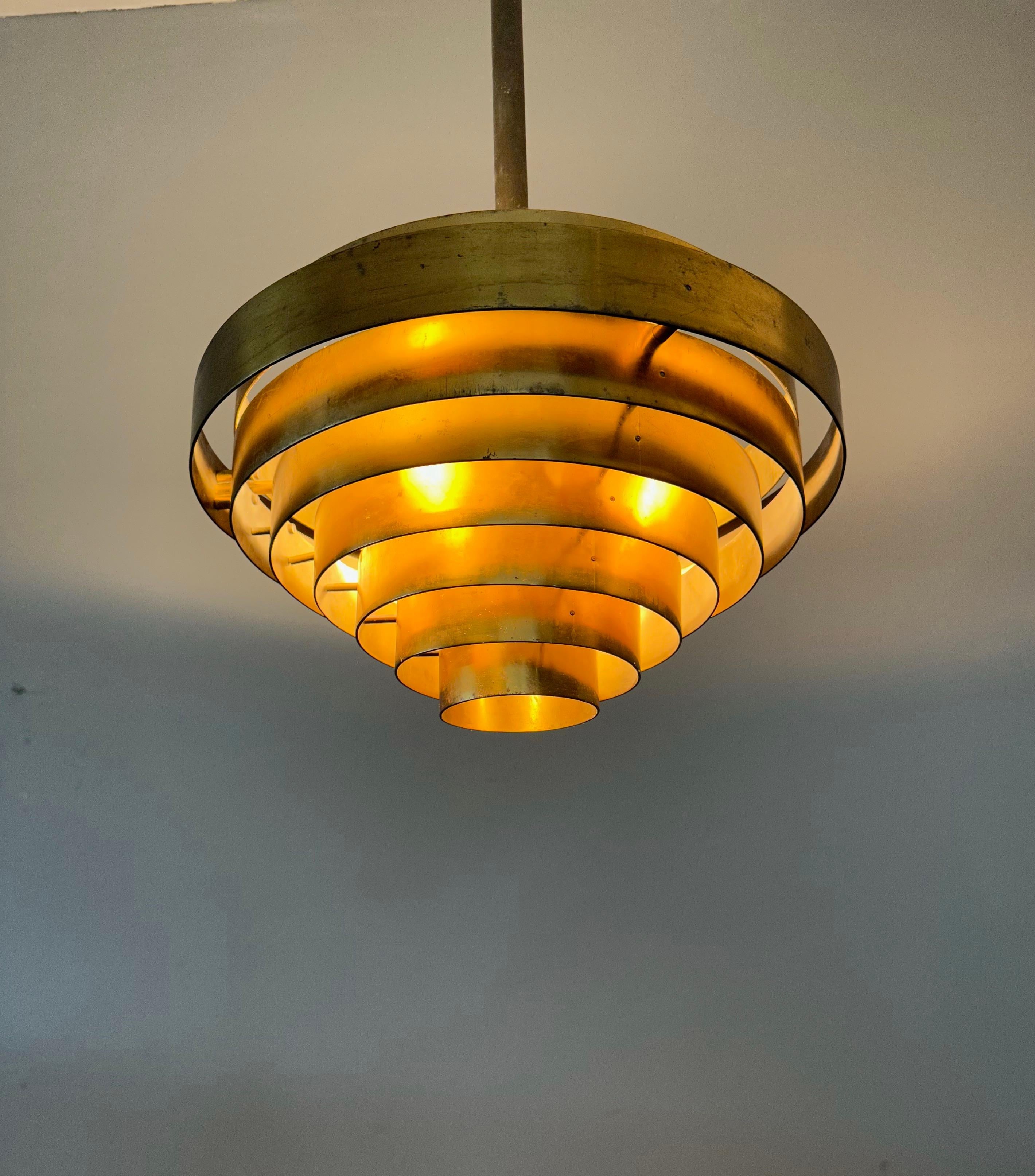 Large Vintage, Mid-Century Modern Handcrafted Brass Round 8 Layers Pendant Light For Sale 7