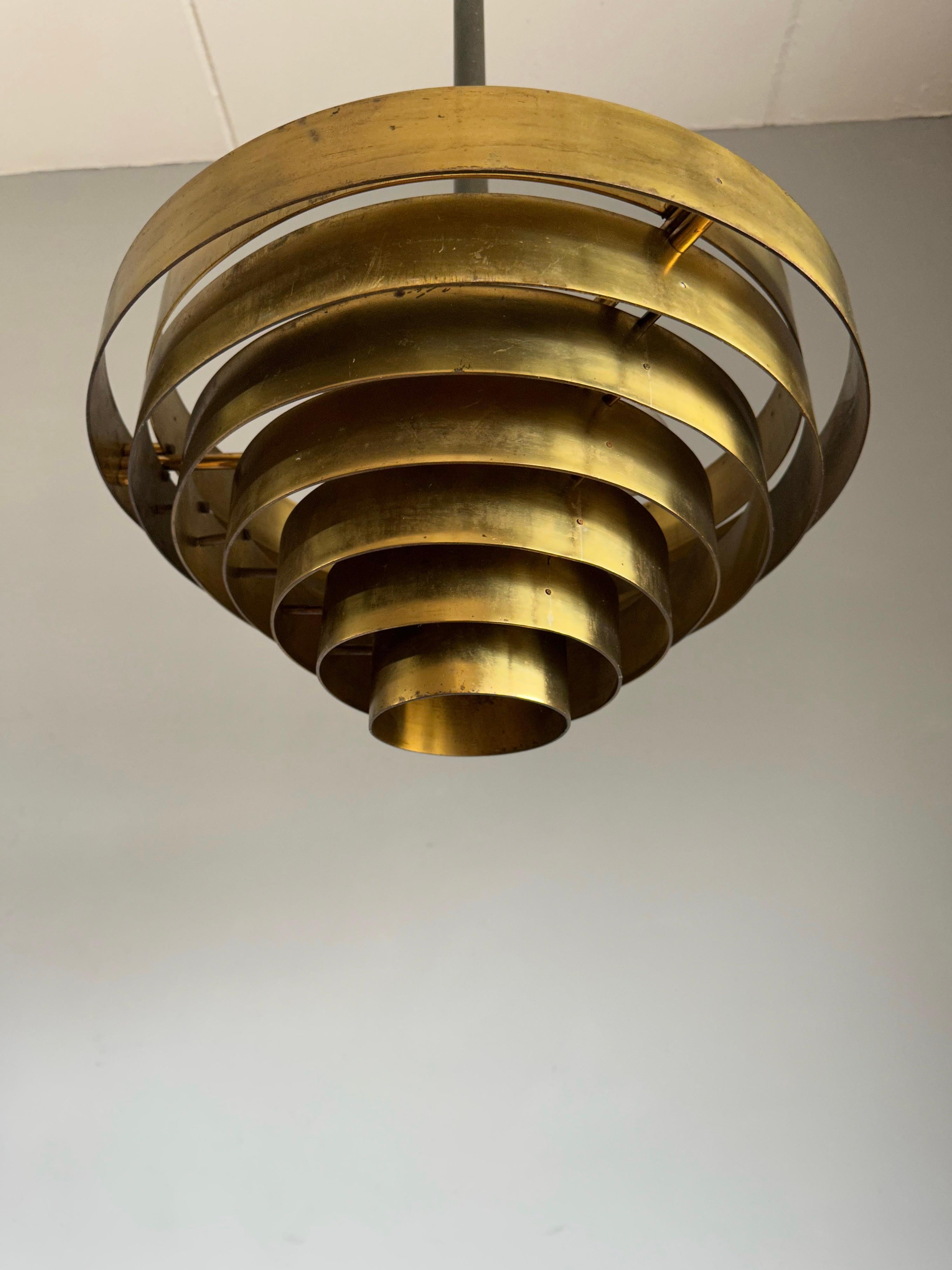 Large Vintage, Mid-Century Modern Handcrafted Brass Round 8 Layers Pendant Light For Sale 10