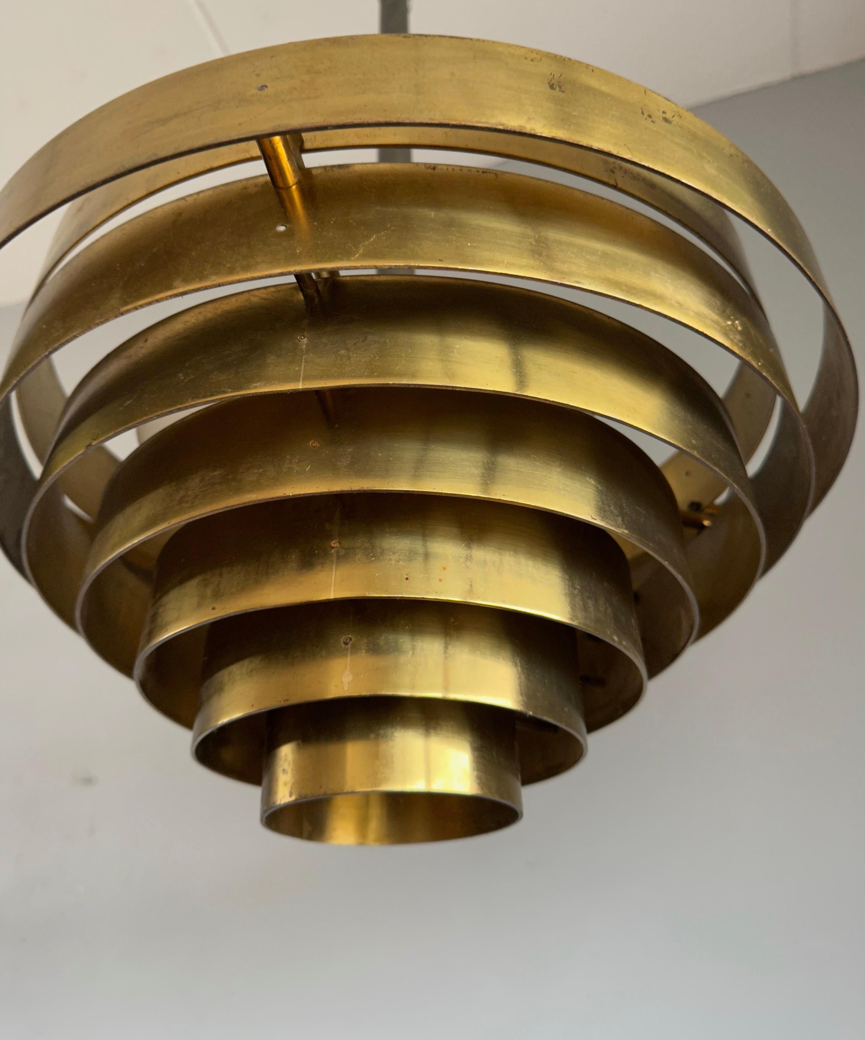 Hand-Crafted Large Vintage, Mid-Century Modern Handcrafted Brass Round 8 Layers Pendant Light For Sale