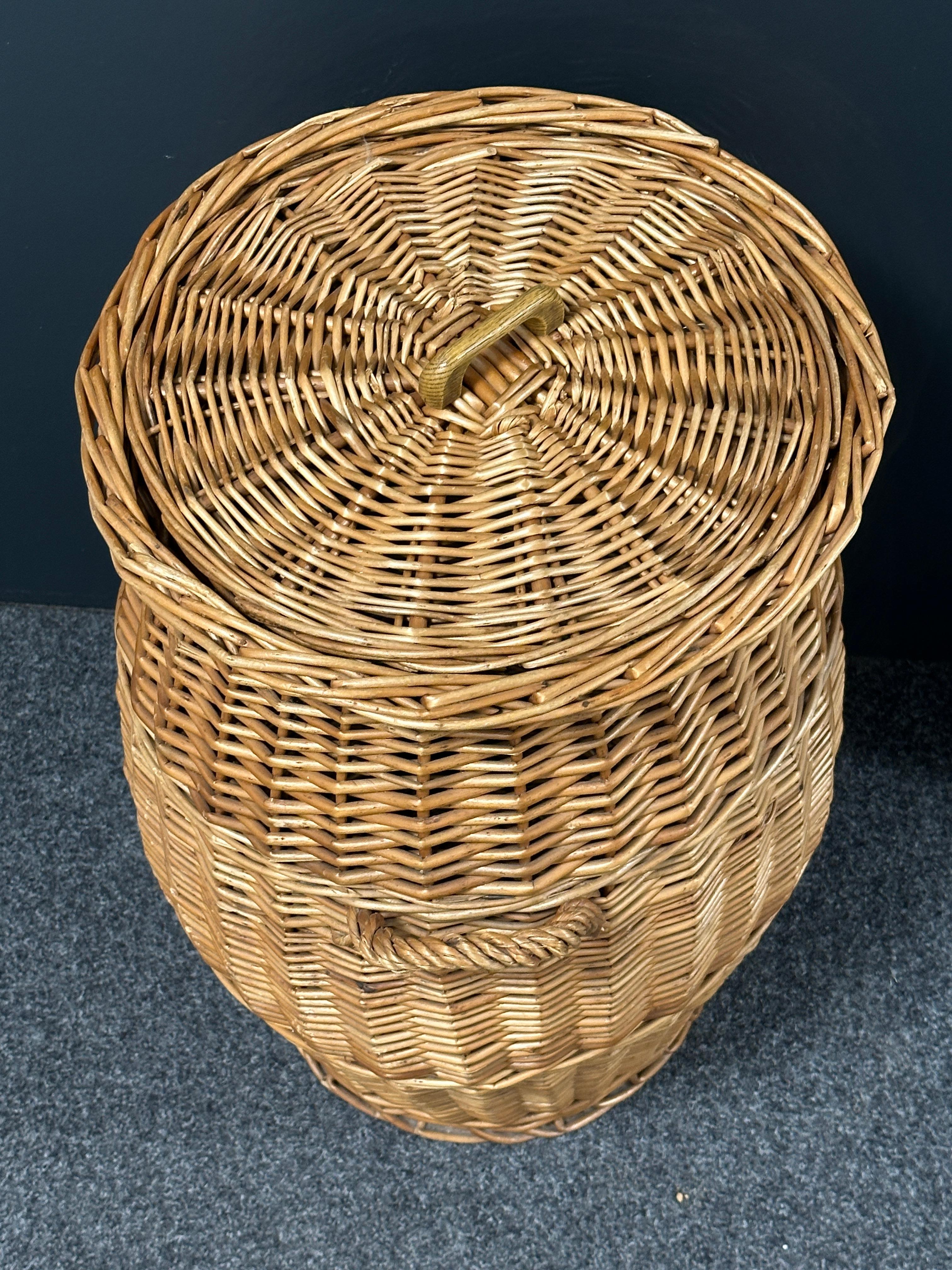 Large Vintage Midcentury Wicker Laundry Basket Hamper, 1970s, German For Sale 9