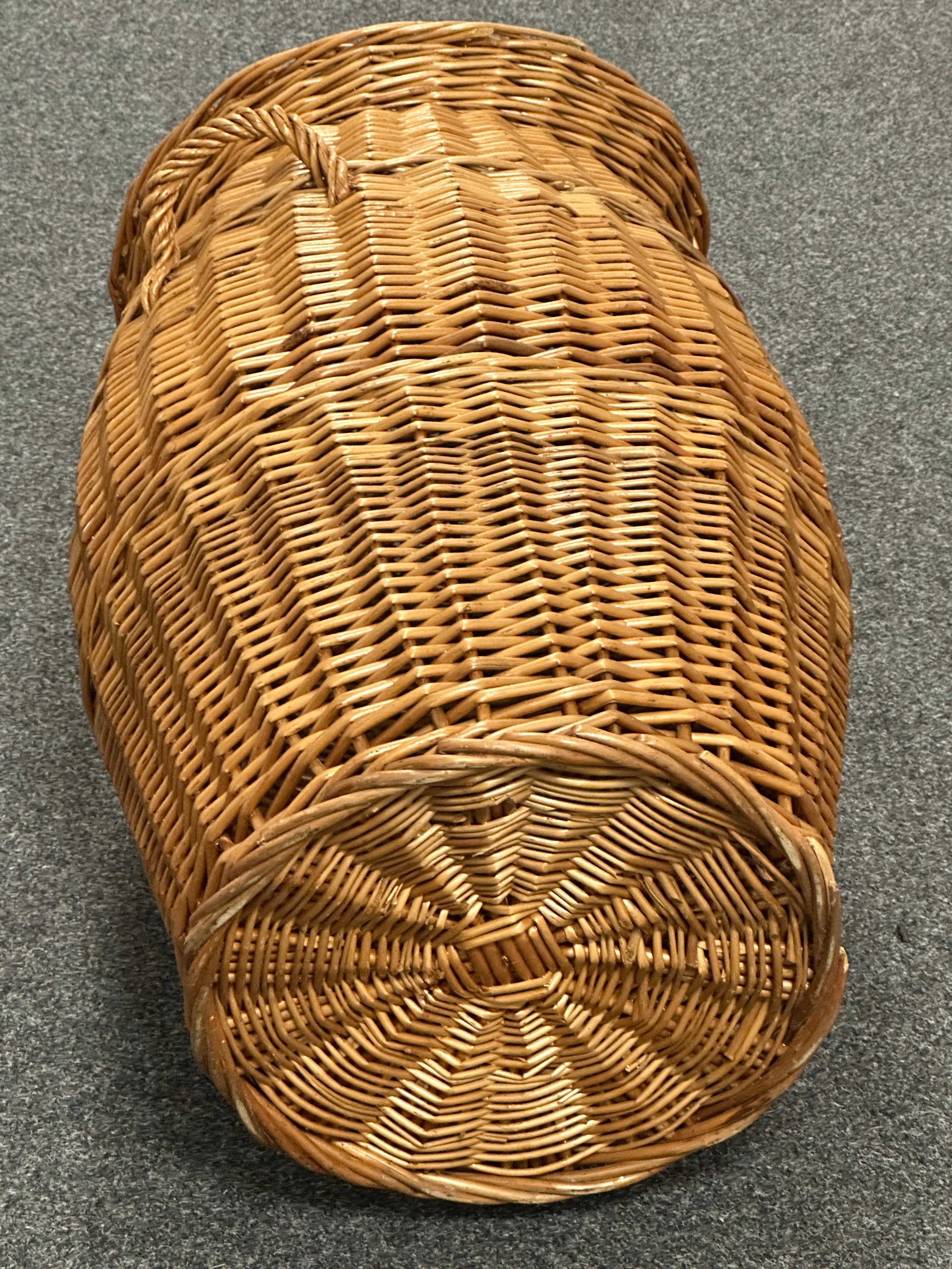 Large Vintage Midcentury Wicker Laundry Basket Hamper, 1970s, German For Sale 11