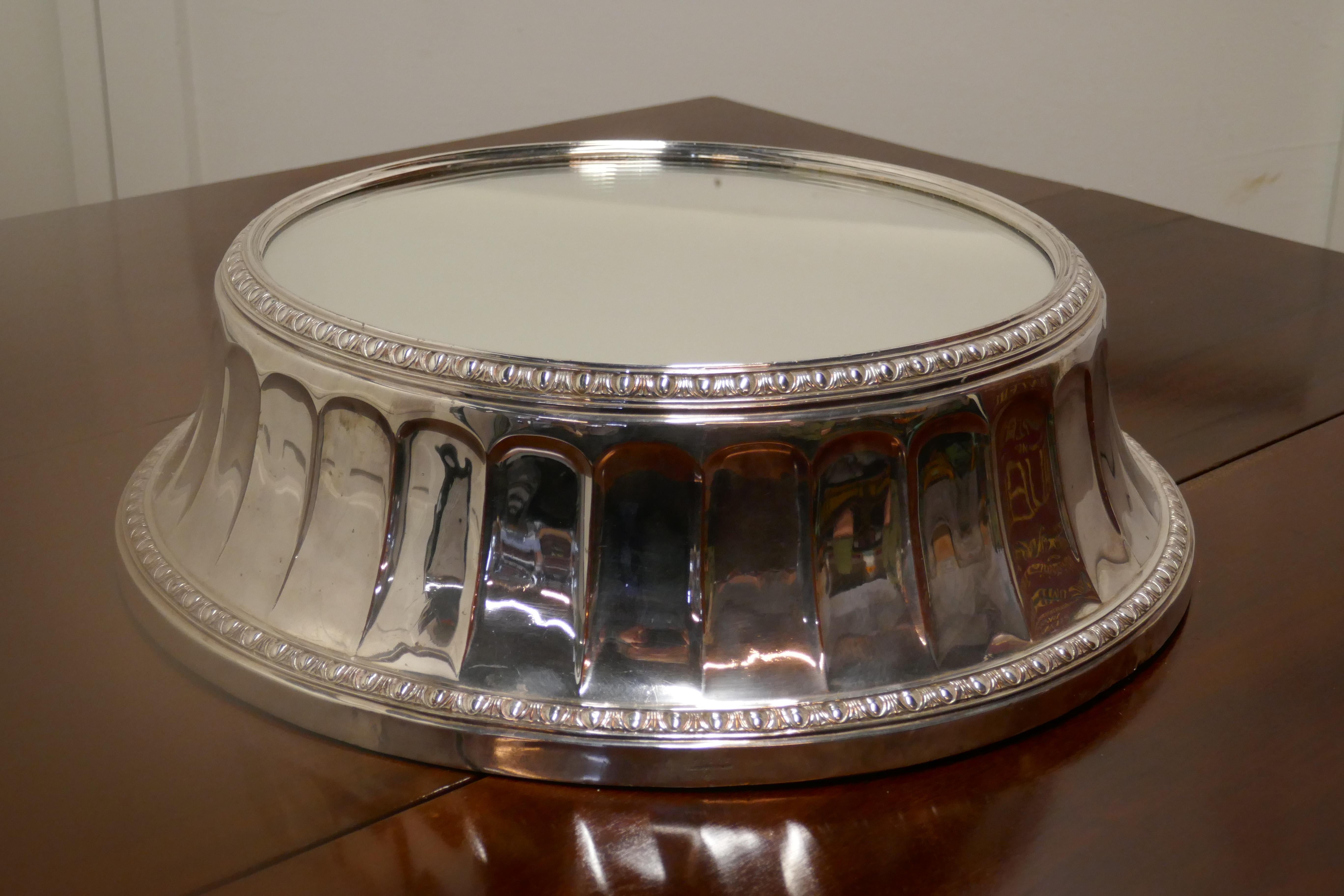 20th Century Large Vintage Mirror Top Elkington Silver Plate Wedding Cake Stand