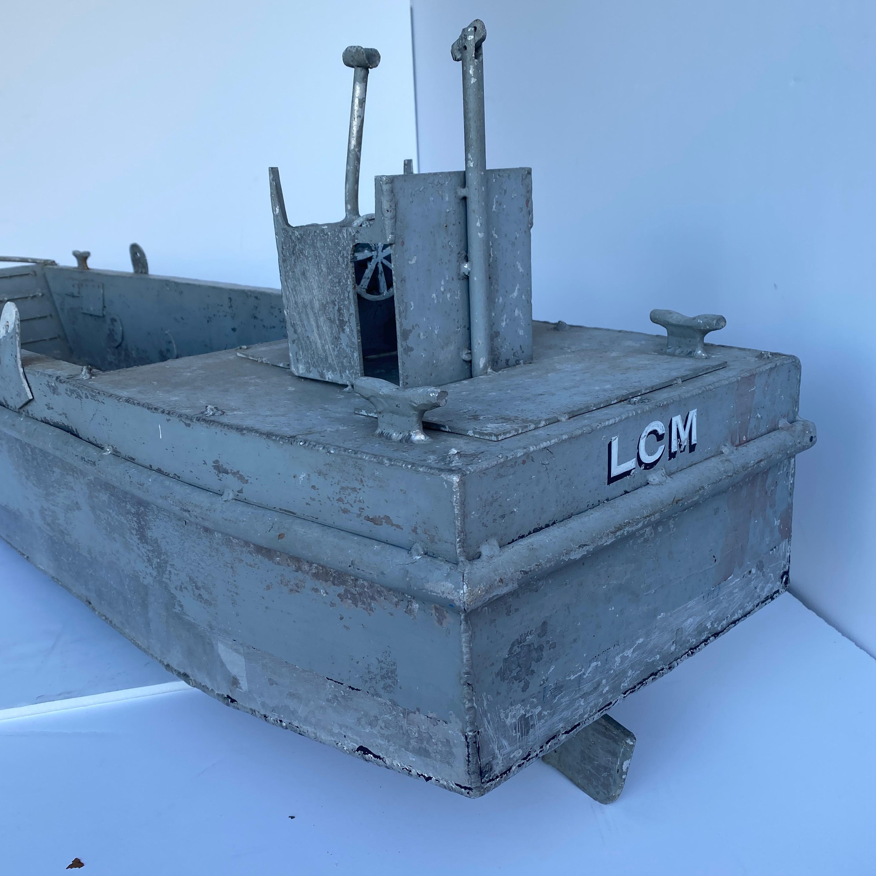 Großes Vintage-Modell LCM USN Landing Craft im Angebot 2