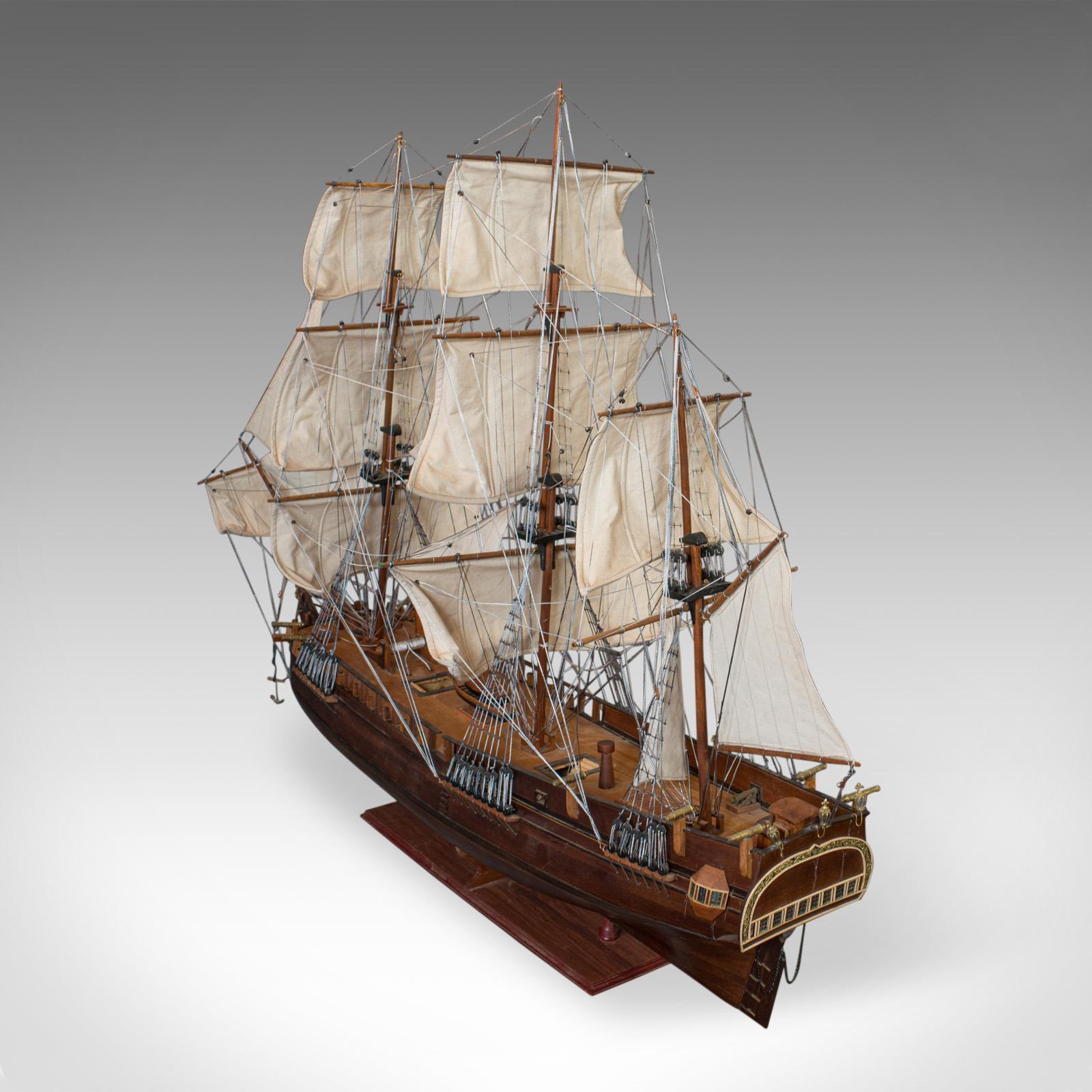 Large Vintage Model, the Bounty, English, Mahogany, Collectible, Ship, Display In Good Condition In Hele, Devon, GB