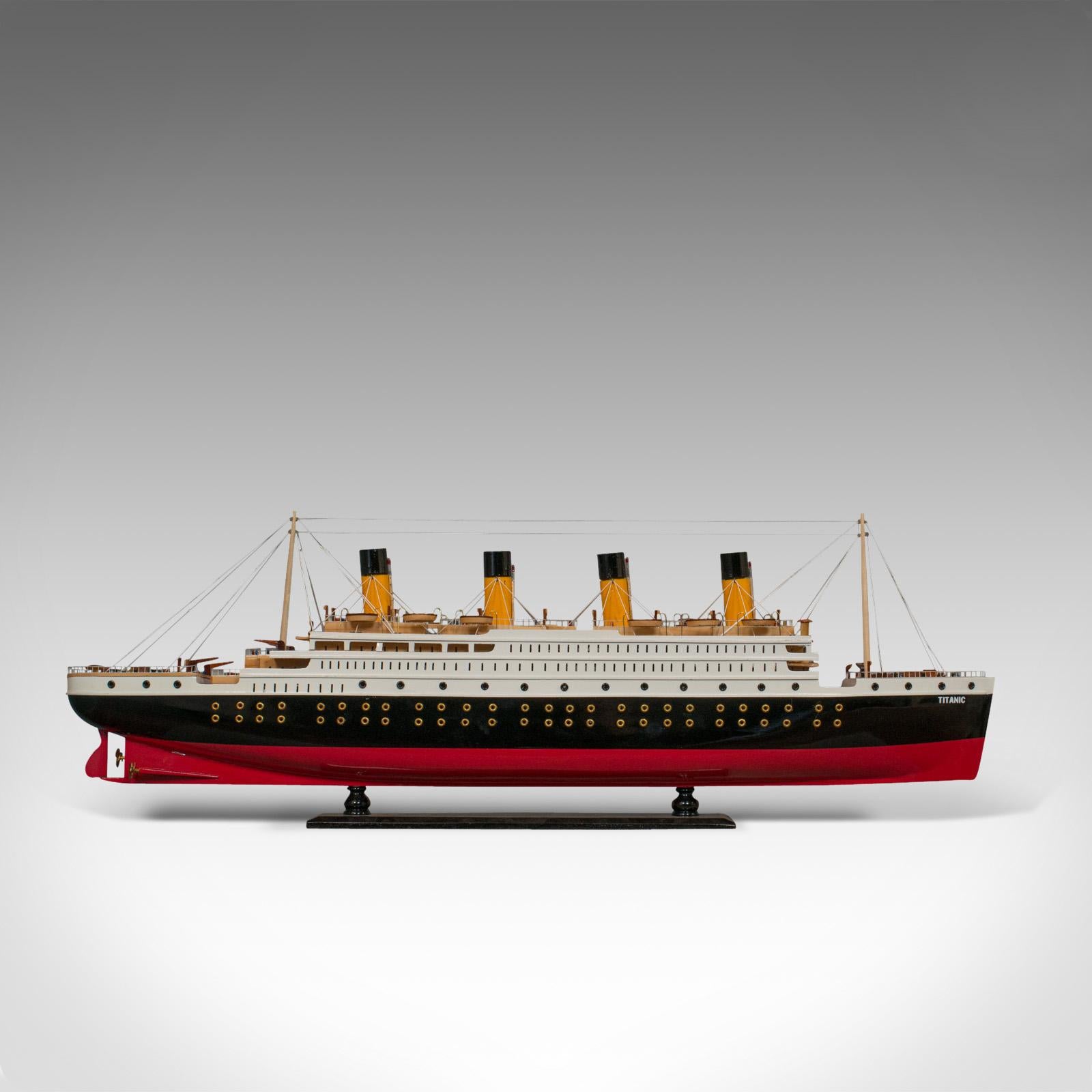 giant titanic model