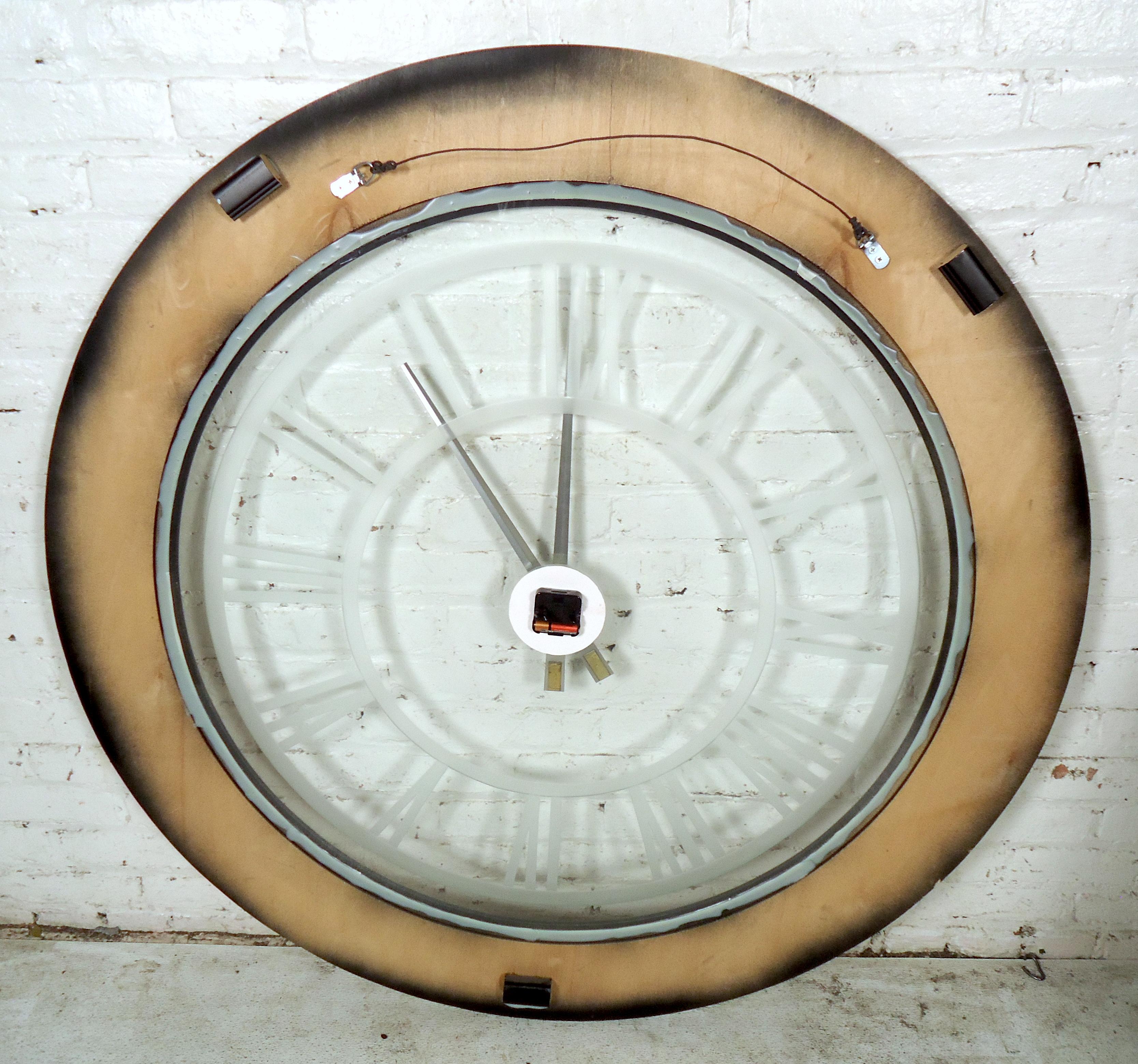 Large Vintage Modern Style Wall Clock For Sale 3