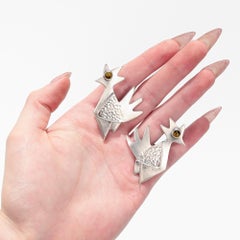 Große Manschettenknöpfe im Vintage-Modernismus-Stil aus Silber mit Cabochons aus Tigerauge in Vogelform