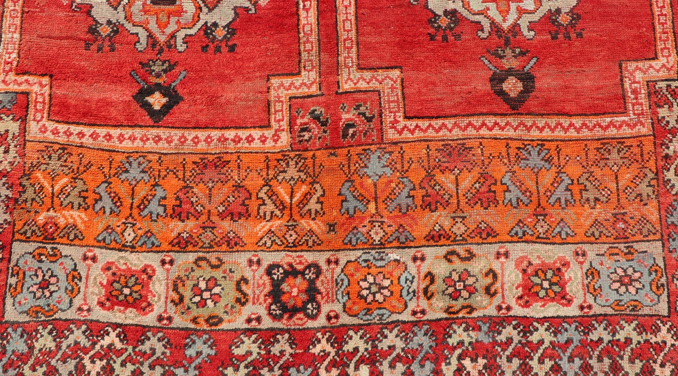 Grande tappeto marocchino d'epoca (a) Gallery con disegno tribale in rosso, arancione  6'4 x 15'8 in vendita 5