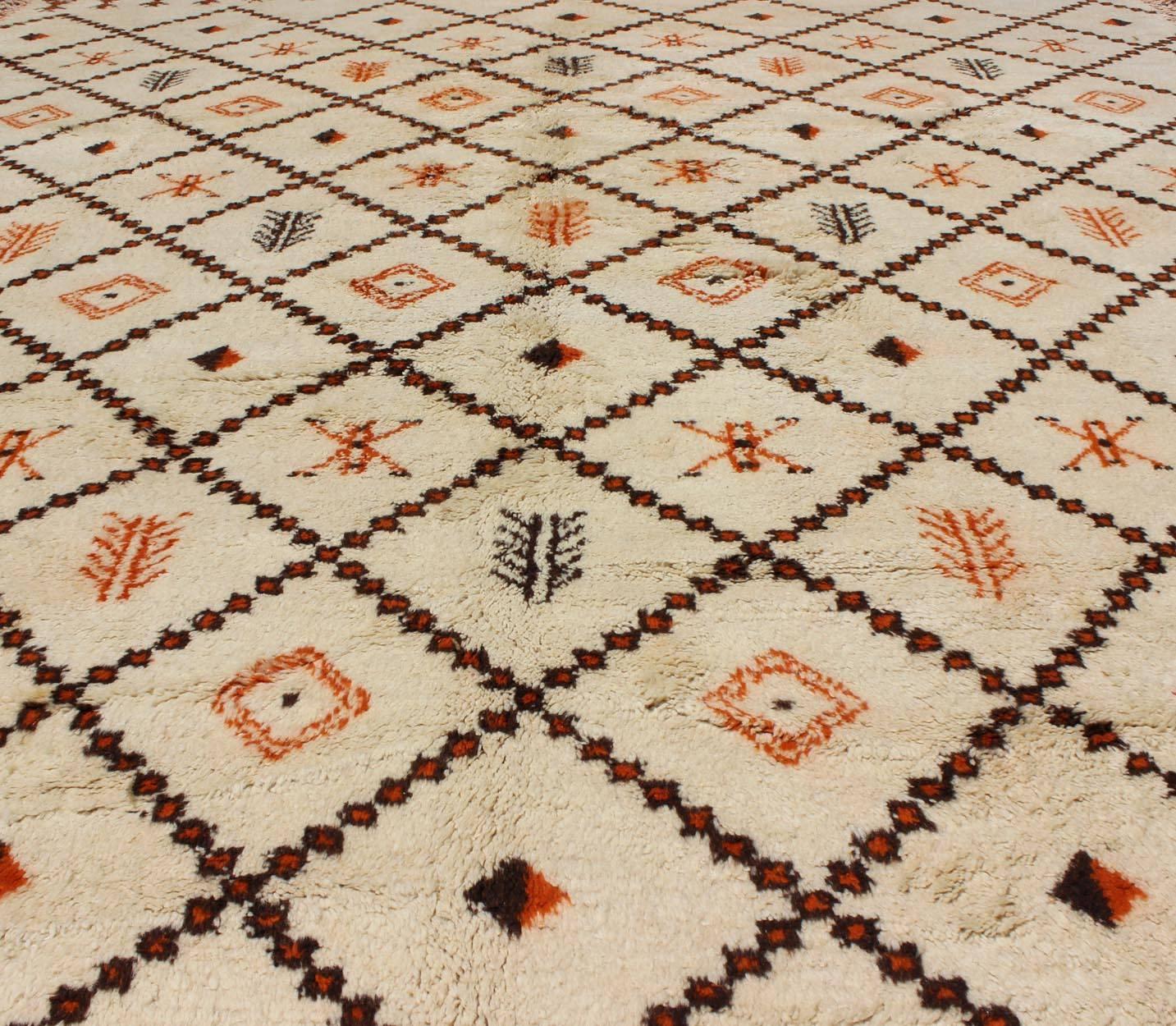 Large Vintage Moroccan Rug in Diamond Design with Ivory and Brown Outlines 4
