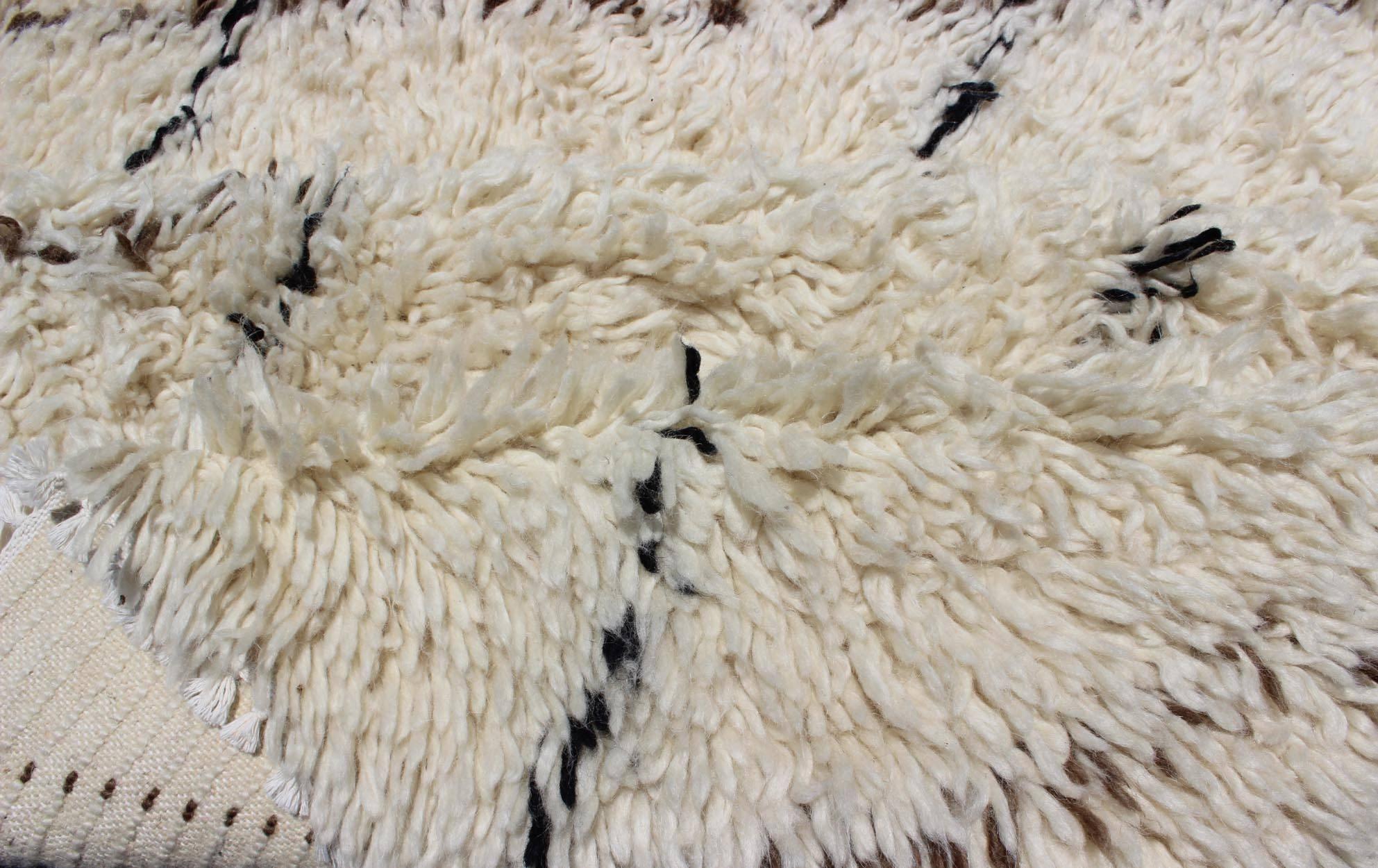 Grand tapis marocain vintage de Keivan Woven Arts  9'4