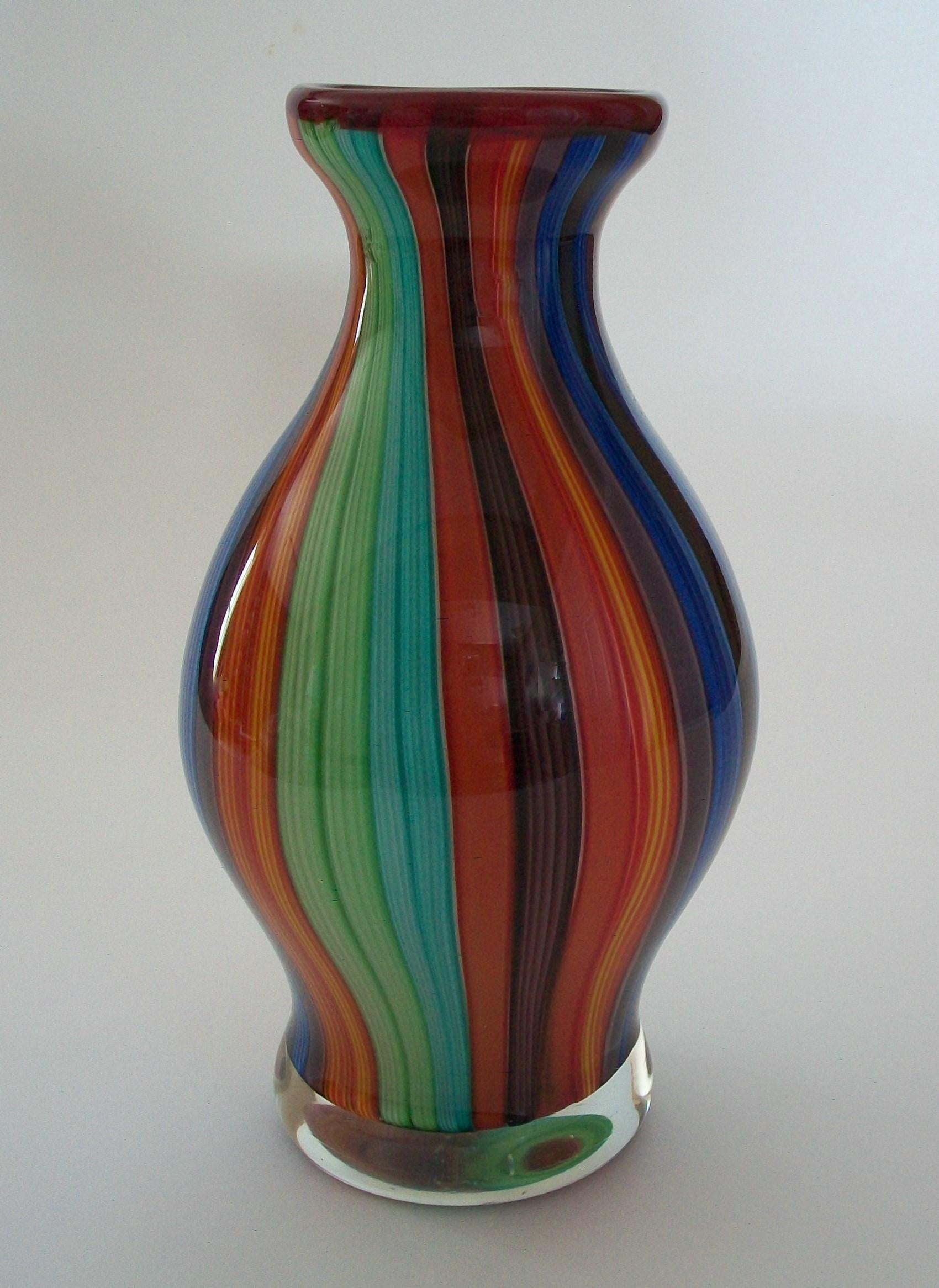 italien Grand vase vintage en verre de Murano multicolore - Italie - Fin du 20e siècle en vente