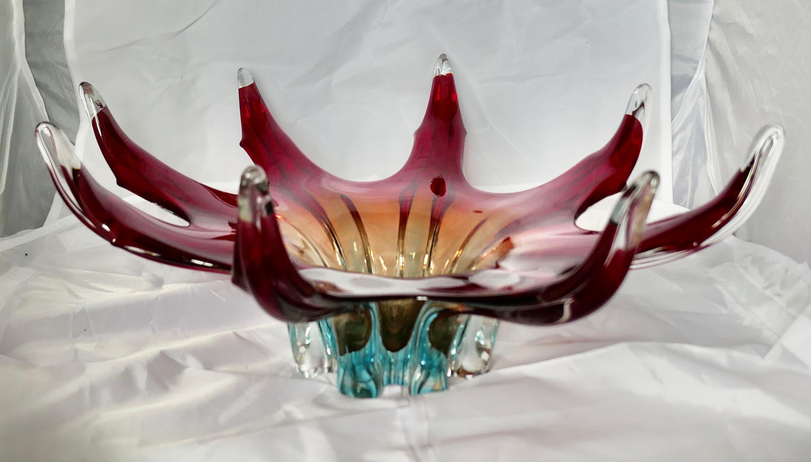 Grand bol vintage en verre d'art de Murano Sommerso rouge, Italie, années 1960 Bon état à Godshill, Isle of Wight