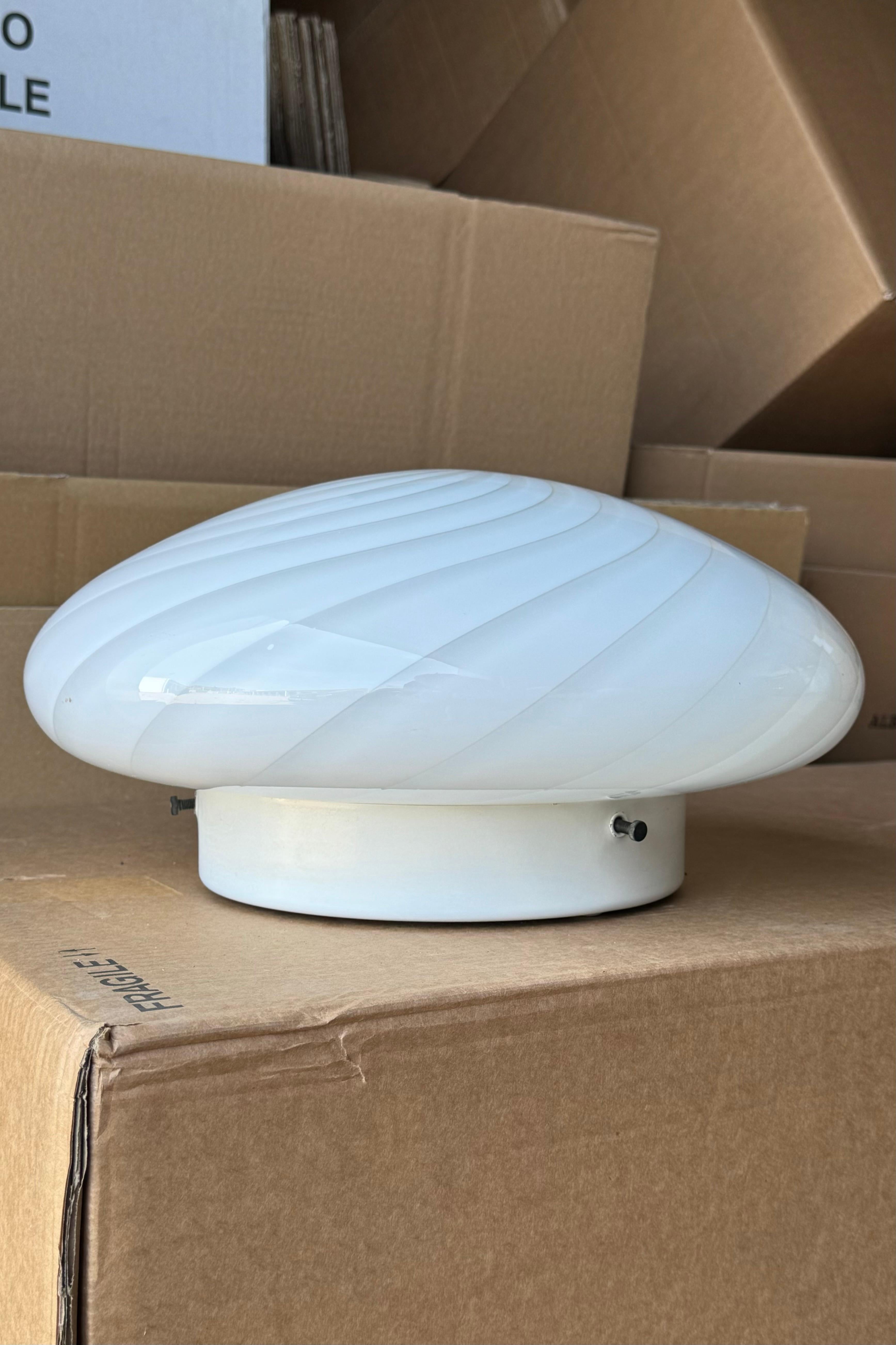 Vintage Murano plafond ceiling lamp / wall lamp. Mouth-blown white opaline glass with swirl and white base. 3xE27 socket. Handmade in Italy, 1970s.
D:38 cm⁠⁠ H:18 cm
