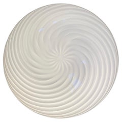 Große Vintage Murano Flush Mount Deckenleuchte Weiß Swirl Glas, Italien 1970er