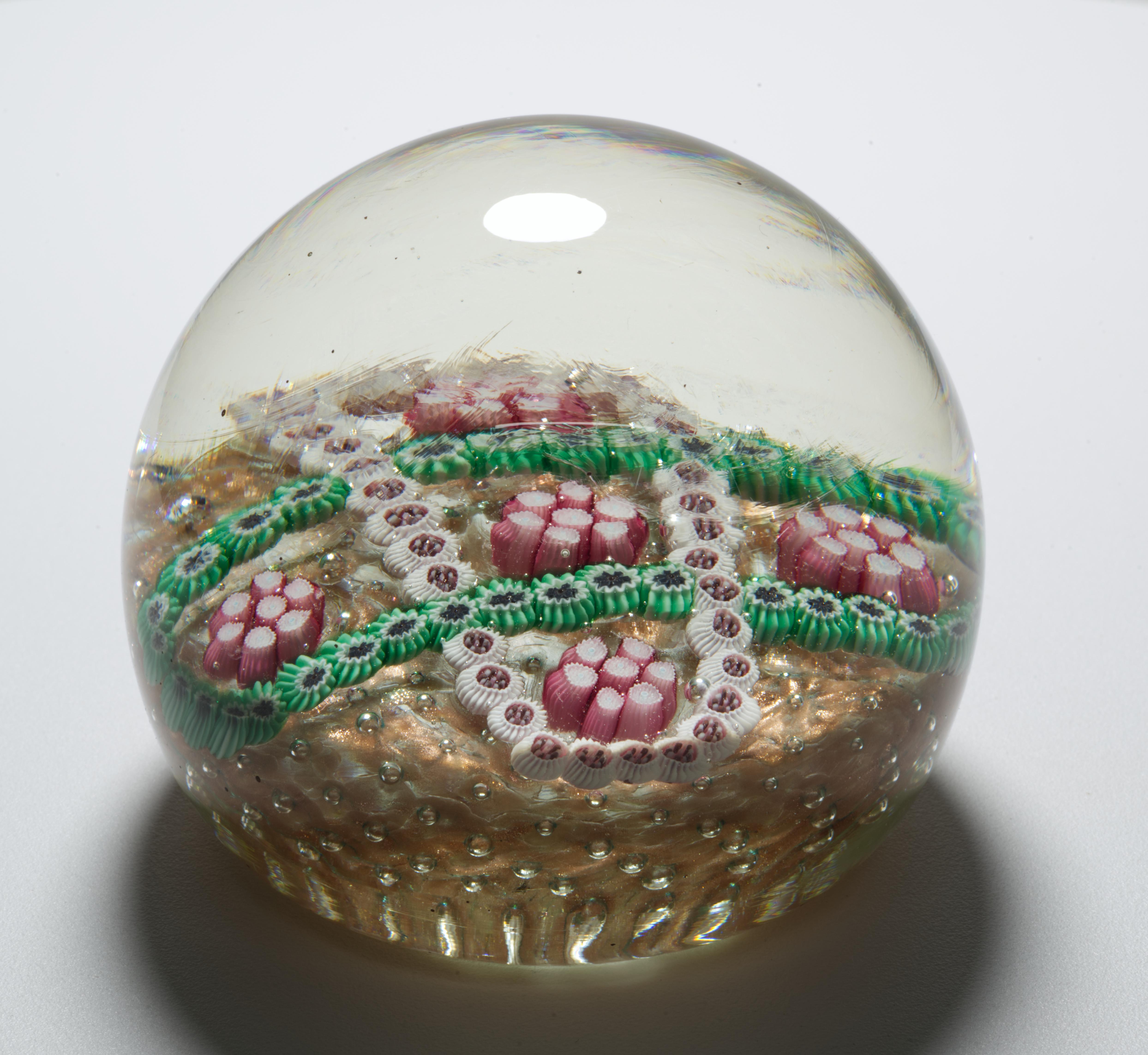 Großer Briefbeschwerer aus Murano-Glas mit Millefiori-Girlanden (Moderne der Mitte des Jahrhunderts) im Angebot