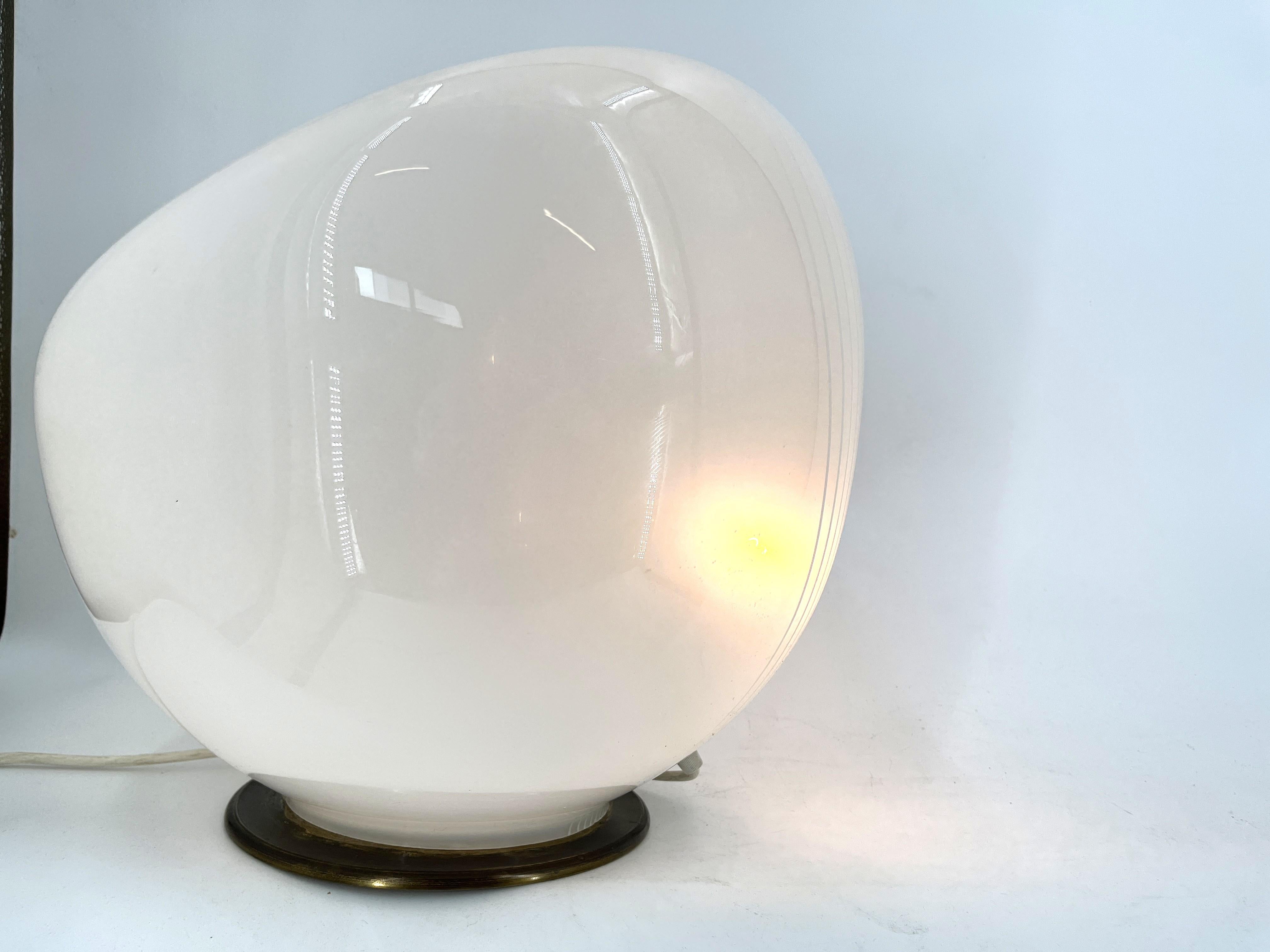 Laiton Grande lampe de table vintage en verre de Murano, 1970 en vente