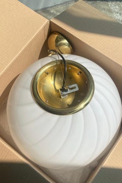 Grande lampe à suspension vintage en verre de Murano blanc tourbillonnant, Italie, années 70