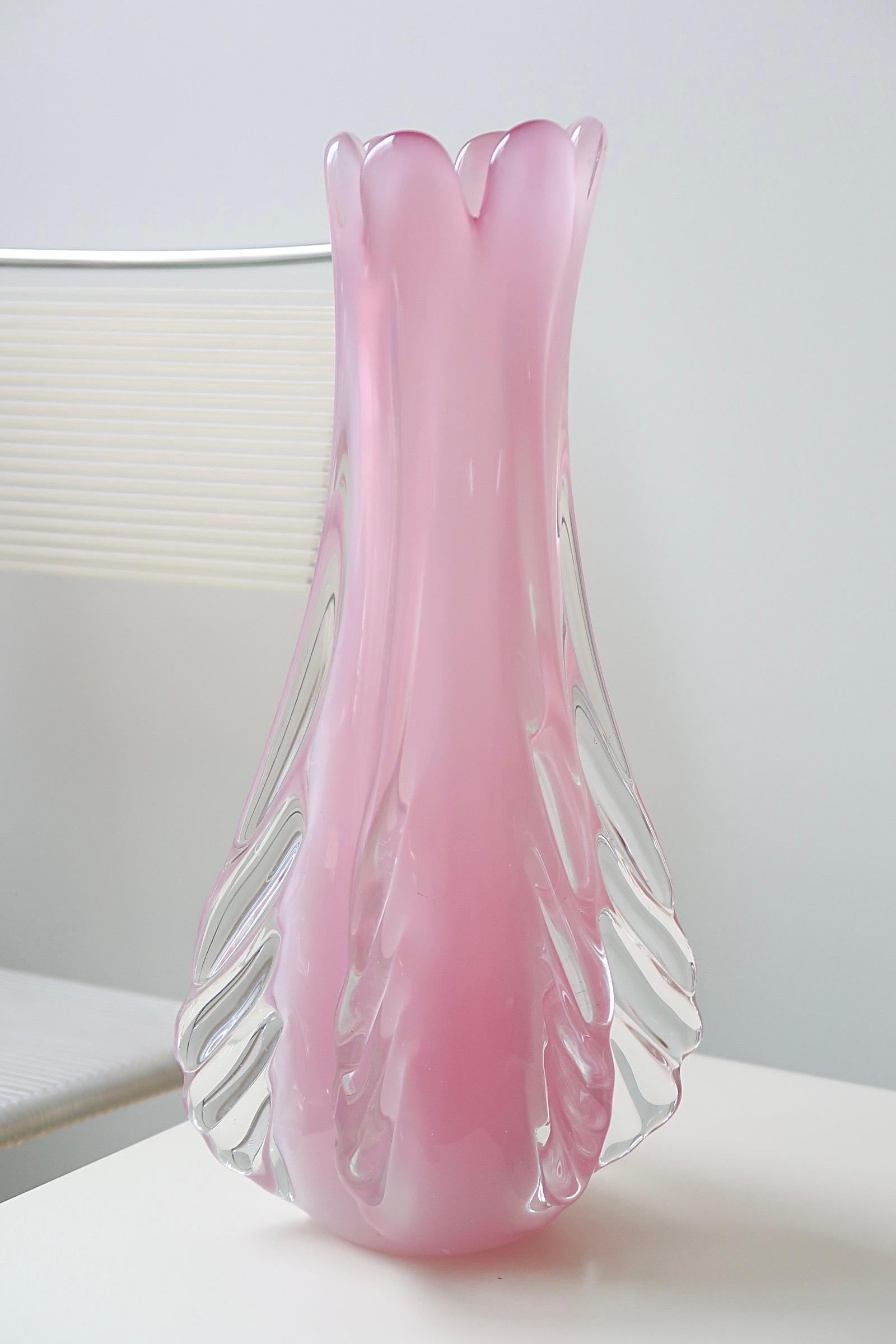 Large Vintage Murano Pink Ribbed Alabastro Opal Vase Mouth Blown Italian, 1960s 2