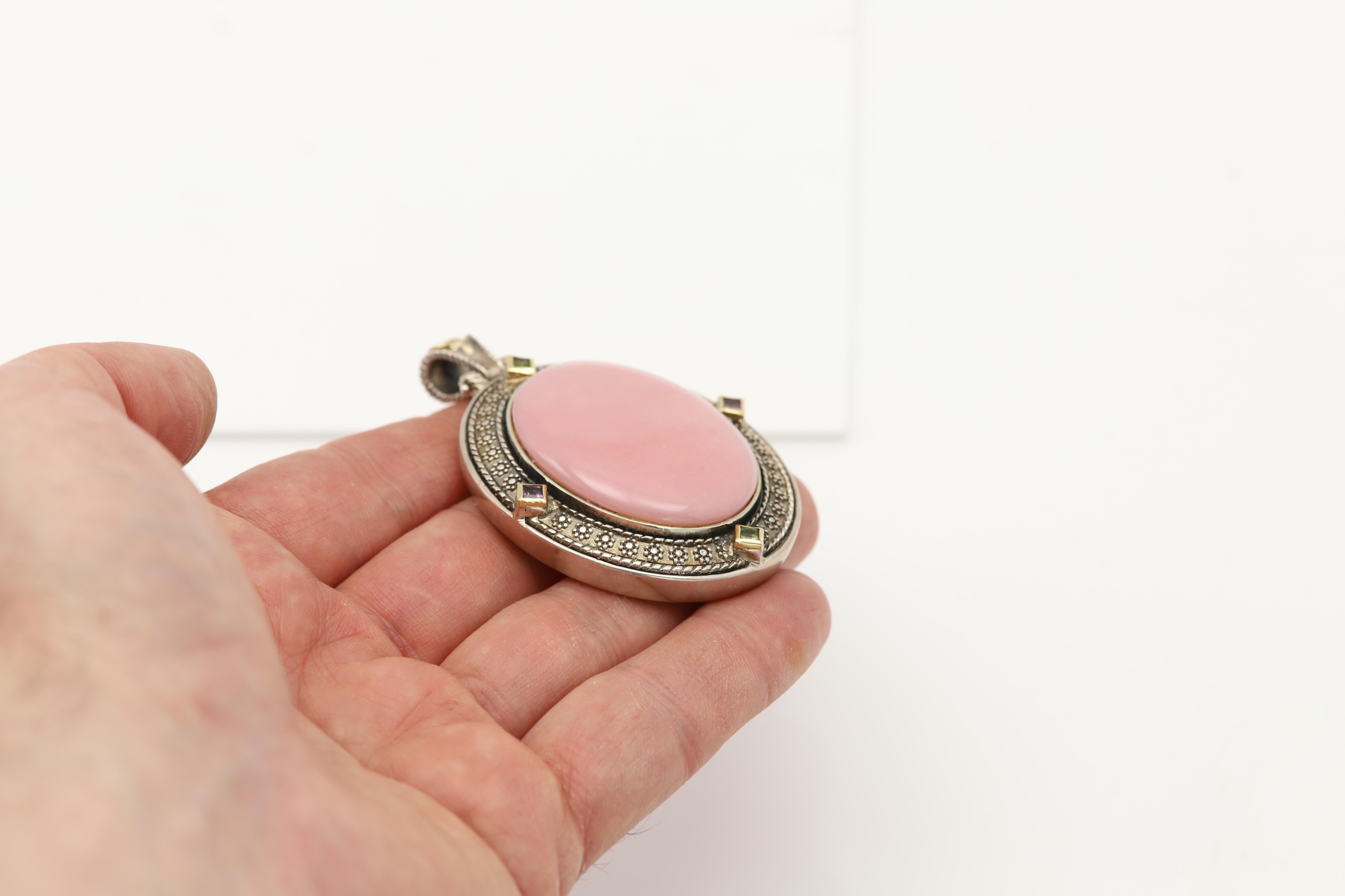 Neogotico Opale rosa grande ciondolo vintage in pietra naturale Argento 925 e 18k in vendita