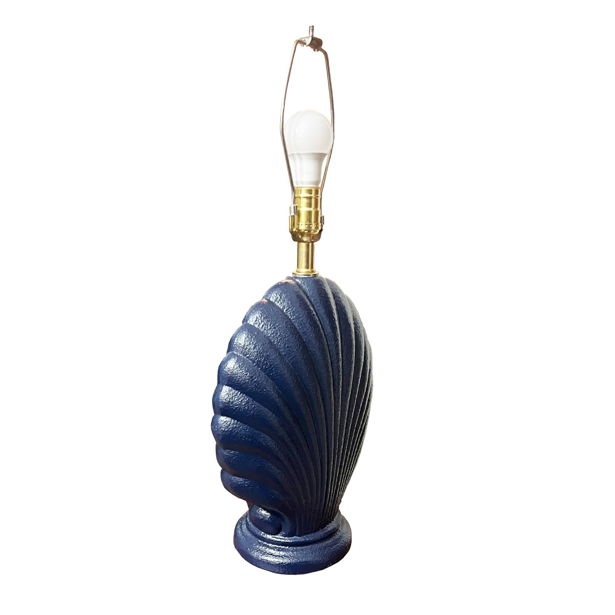 American Large Vintage Navy Hollywood Regency Navy Blue Seashell Motif Table Lamp For Sale