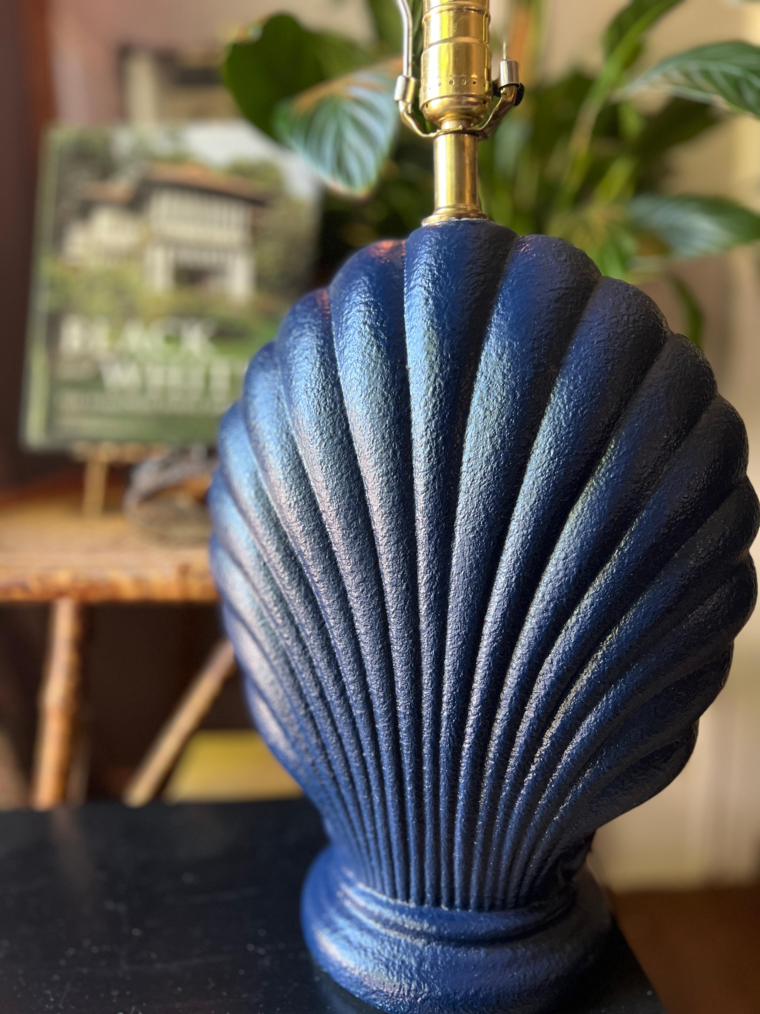 20th Century Large Vintage Navy Hollywood Regency Navy Blue Seashell Motif Table Lamp For Sale