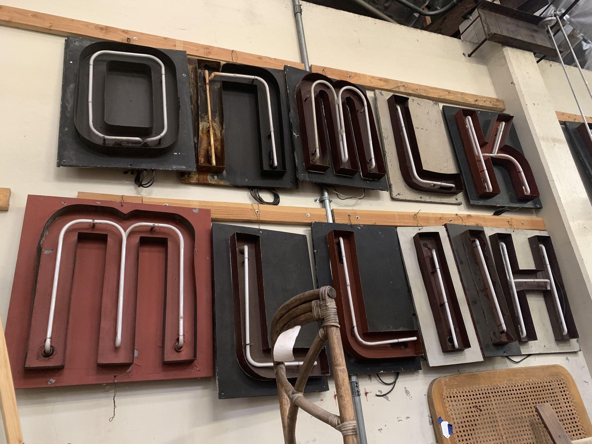 Large Vintage Neon Marquee Letters from the Iconic Pan-Pacific Auditorium In Good Condition For Sale In Van Nuys, CA