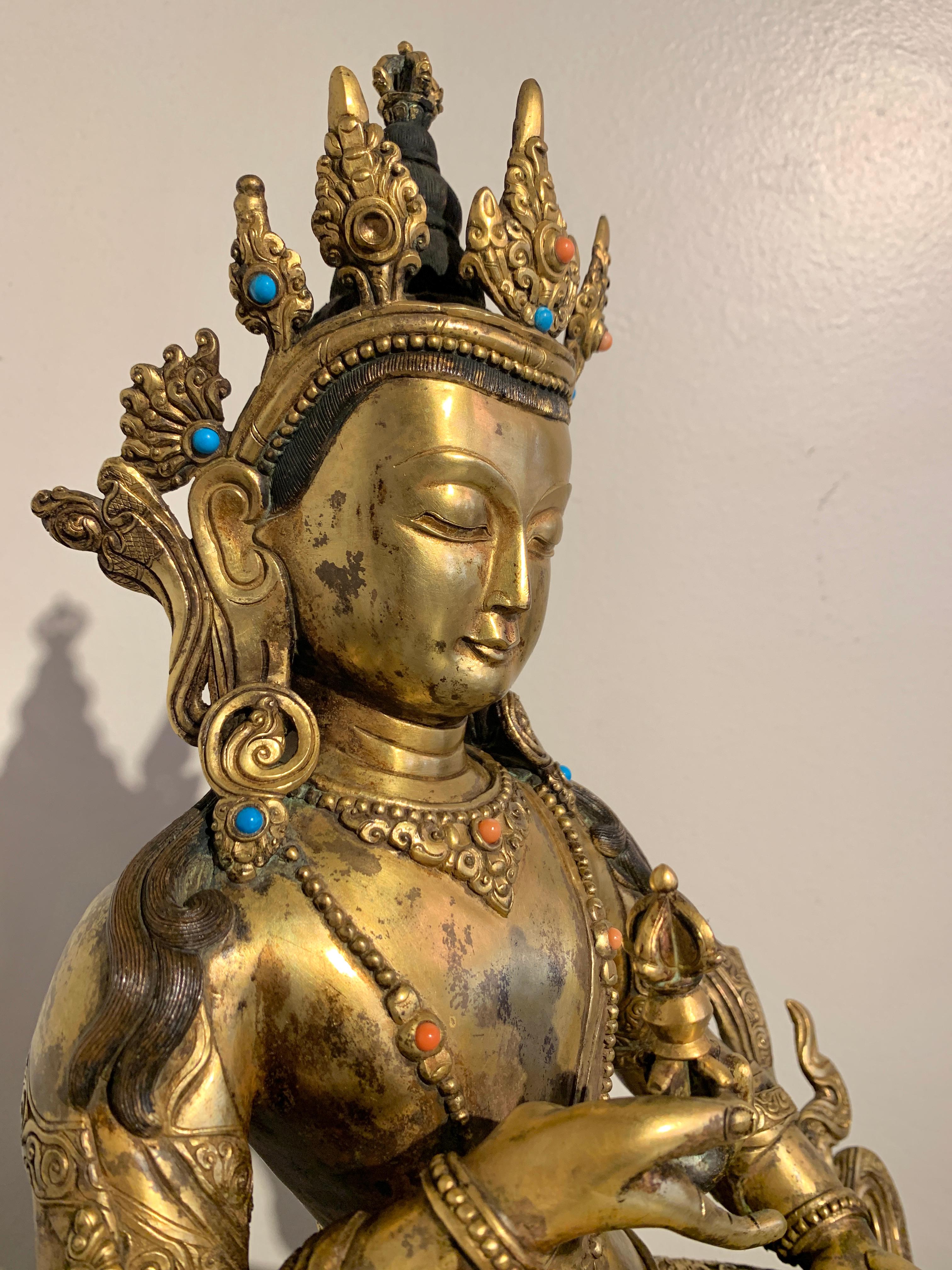 Grand Bouddha Vajrasattva népalais vintage en bronze doré, milieu du XXe siècle en vente 3